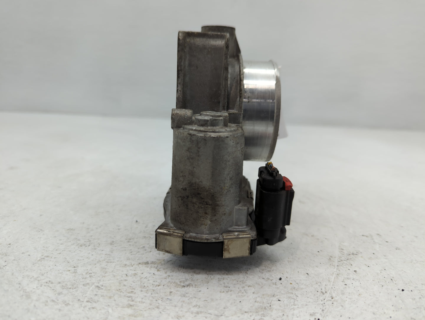 2013-2021 Chevrolet Malibu Throttle Body P/N:12627217DA Fits Fits 2013 2014 2015 2016 2017 2018 2019 2020 2021 OEM Used Auto