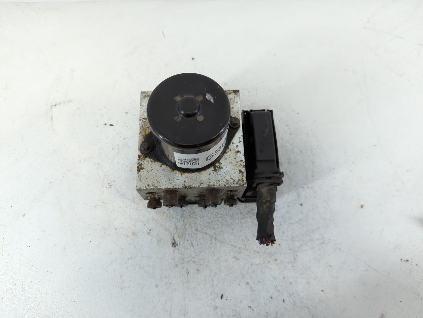 2013-2016 Chevrolet Malibu ABS Pump Control Module Replacement P/N:22863598 Fits Fits 2012 2013 2014 2015 2016 OEM Used Auto