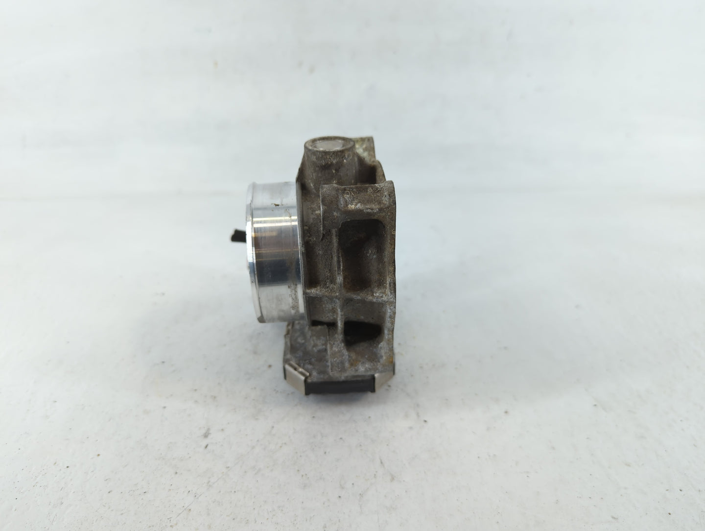 2013-2015 Chevrolet Malibu Throttle Body P/N:12627217DA Fits Fits 2013 2014 2015 2017 2018 2019 2020 OEM Used Auto Parts - O
