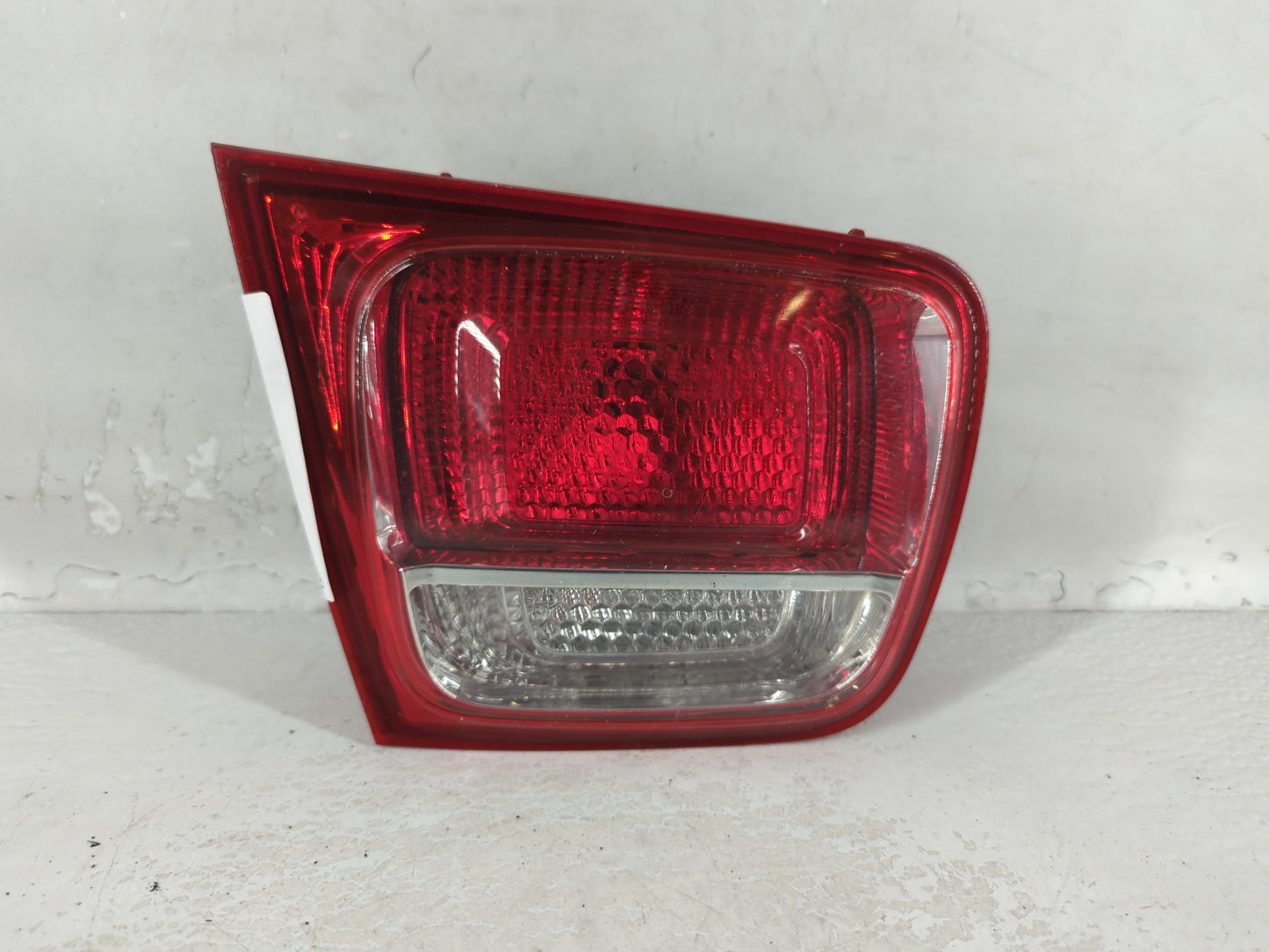 2013-2016 Chevrolet Malibu Tail Light Assembly Passenger Right OEM P/N:05051410 322161, 22907312 Fits Fits 2013 2014 2015 20