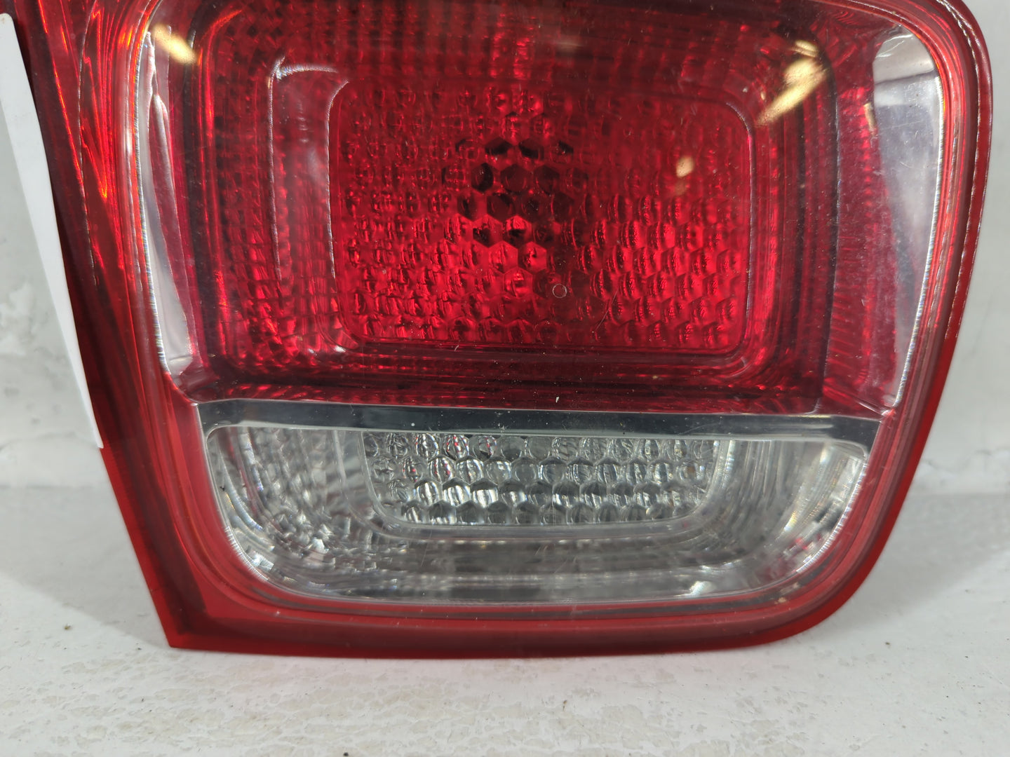 2013-2016 Chevrolet Malibu Tail Light Assembly Passenger Right OEM P/N:05051410 322161, 22907312 Fits Fits 2013 2014 2015 20