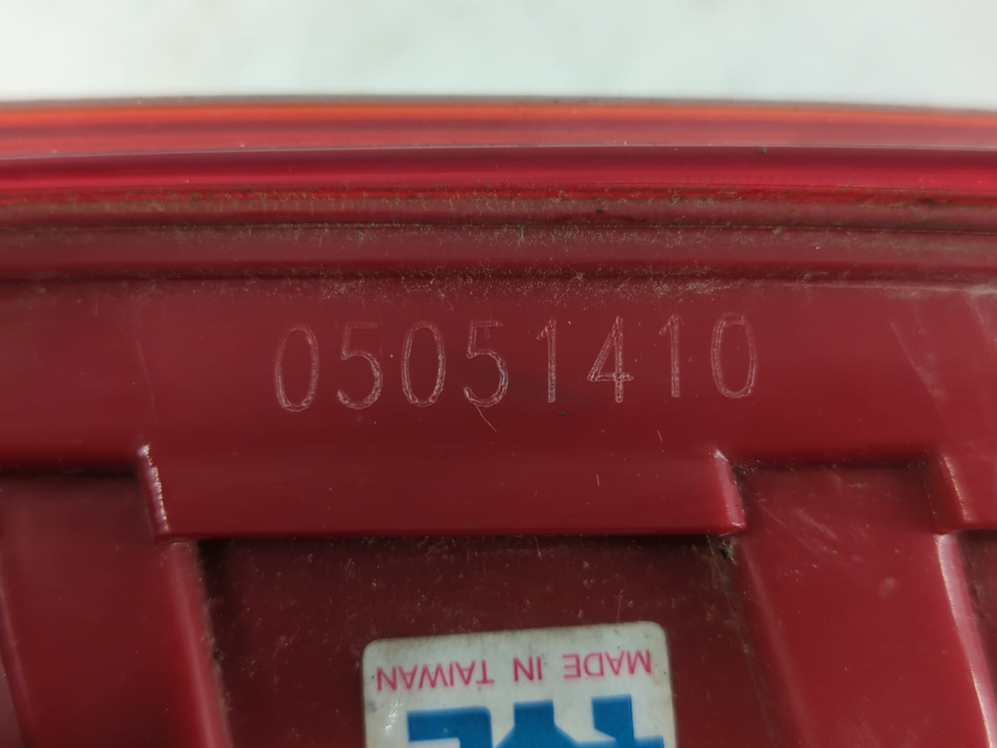 2013-2016 Chevrolet Malibu Tail Light Assembly Passenger Right OEM P/N:05051410 322161, 22907312 Fits Fits 2013 2014 2015 20