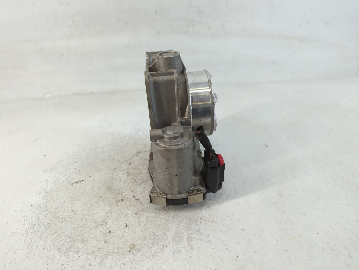 2013-2015 Chevrolet Malibu Throttle Body P/N:12627217DA Fits Fits 2013 2014 2015 2017 2018 2019 2020 OEM Used Auto Parts - O