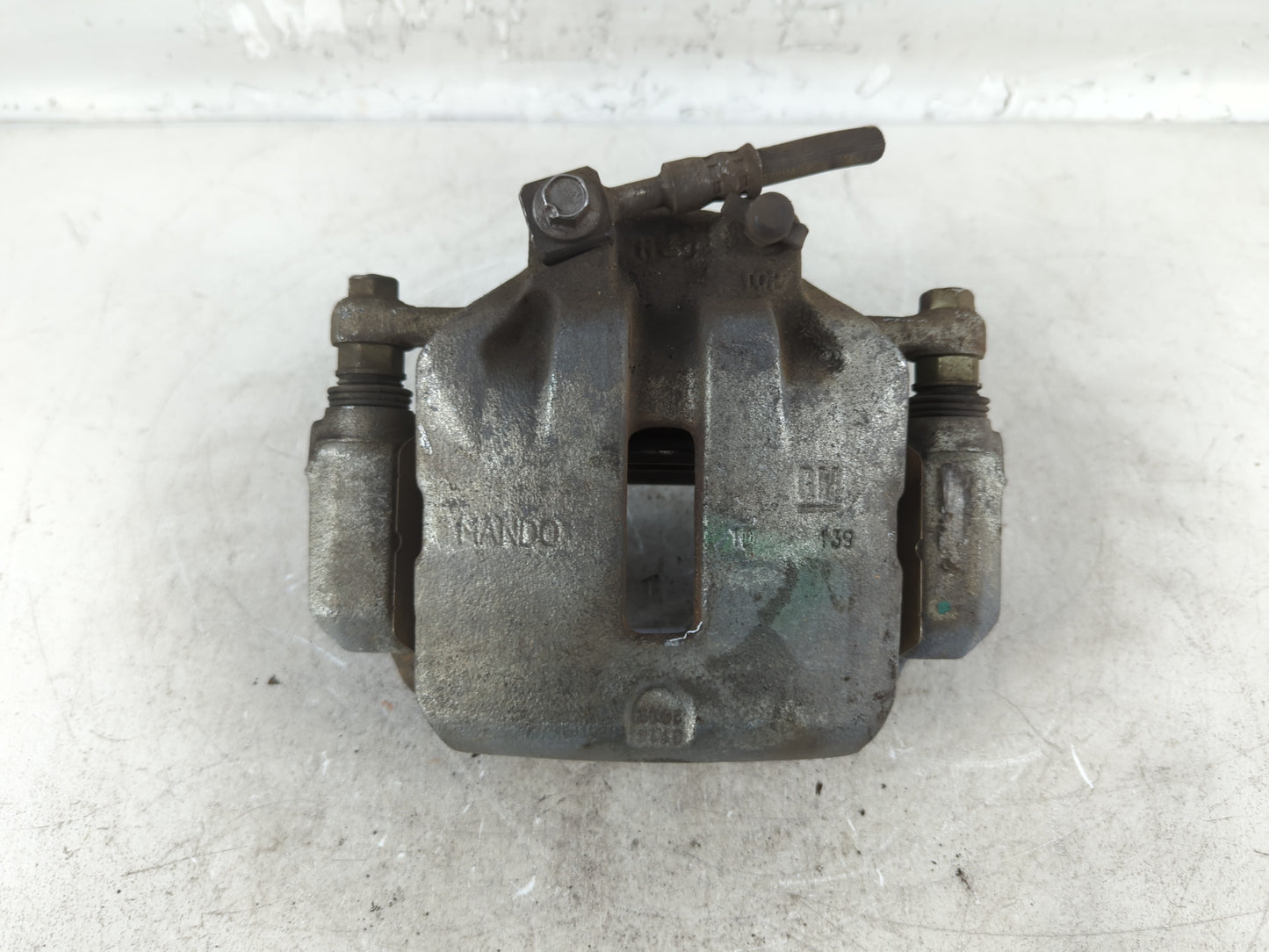 2013-2016 Chevrolet Malibu Front Driver Left Brake Caliper - Oemusedautoparts1.com