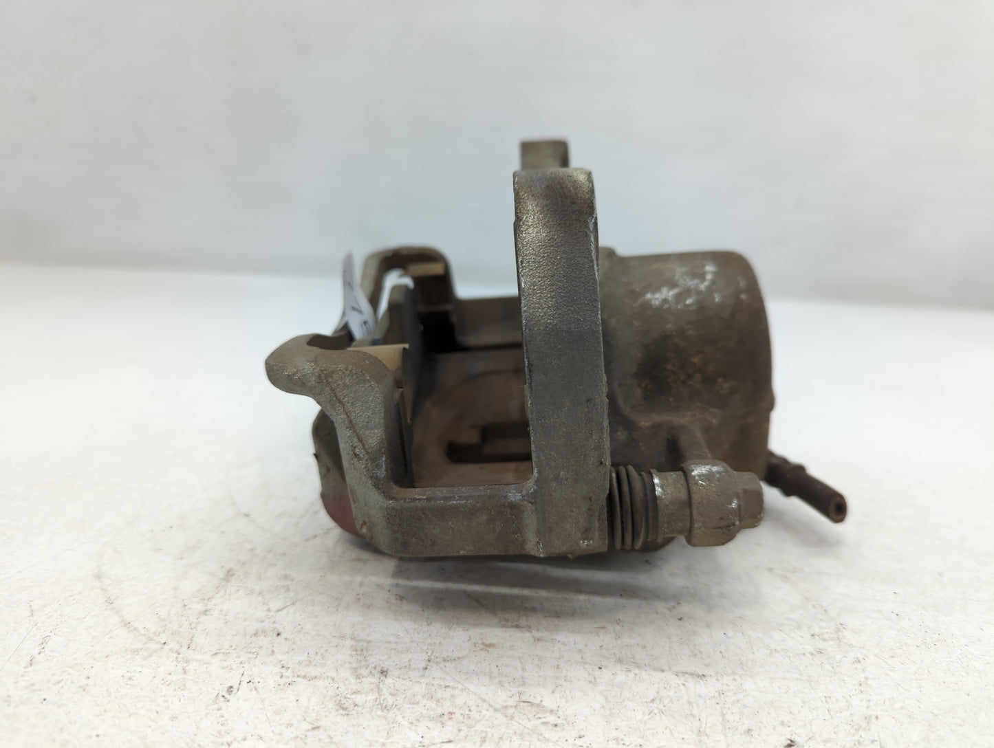 2013-2016 Chevrolet Malibu Front Passenger Right Brake Caliper - Oemusedautoparts1.com