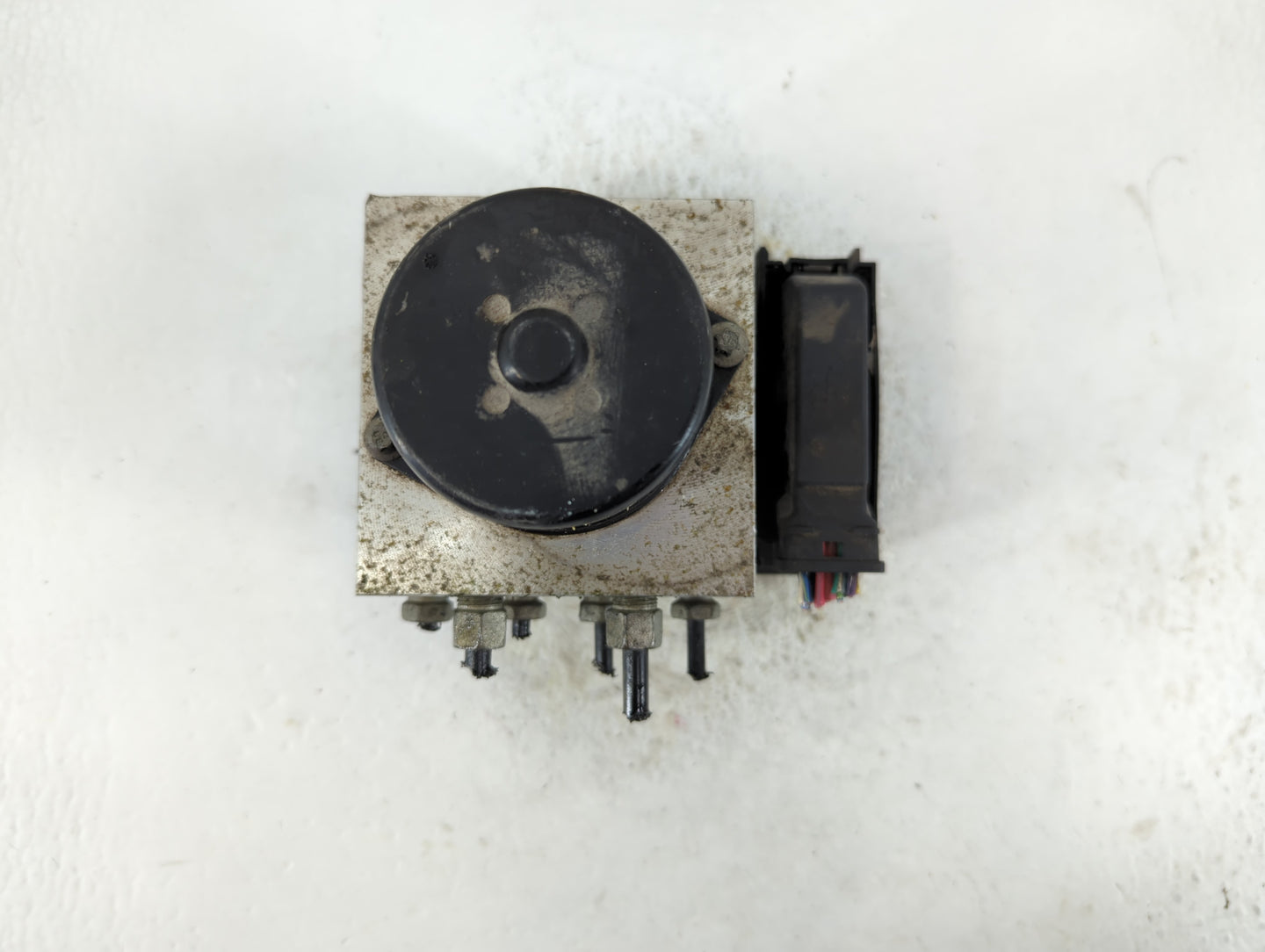 2013-2016 Chevrolet Malibu ABS Pump Control Module Replacement P/N:22863598 Fits Fits 2012 2013 2014 2015 2016 OEM Used Auto