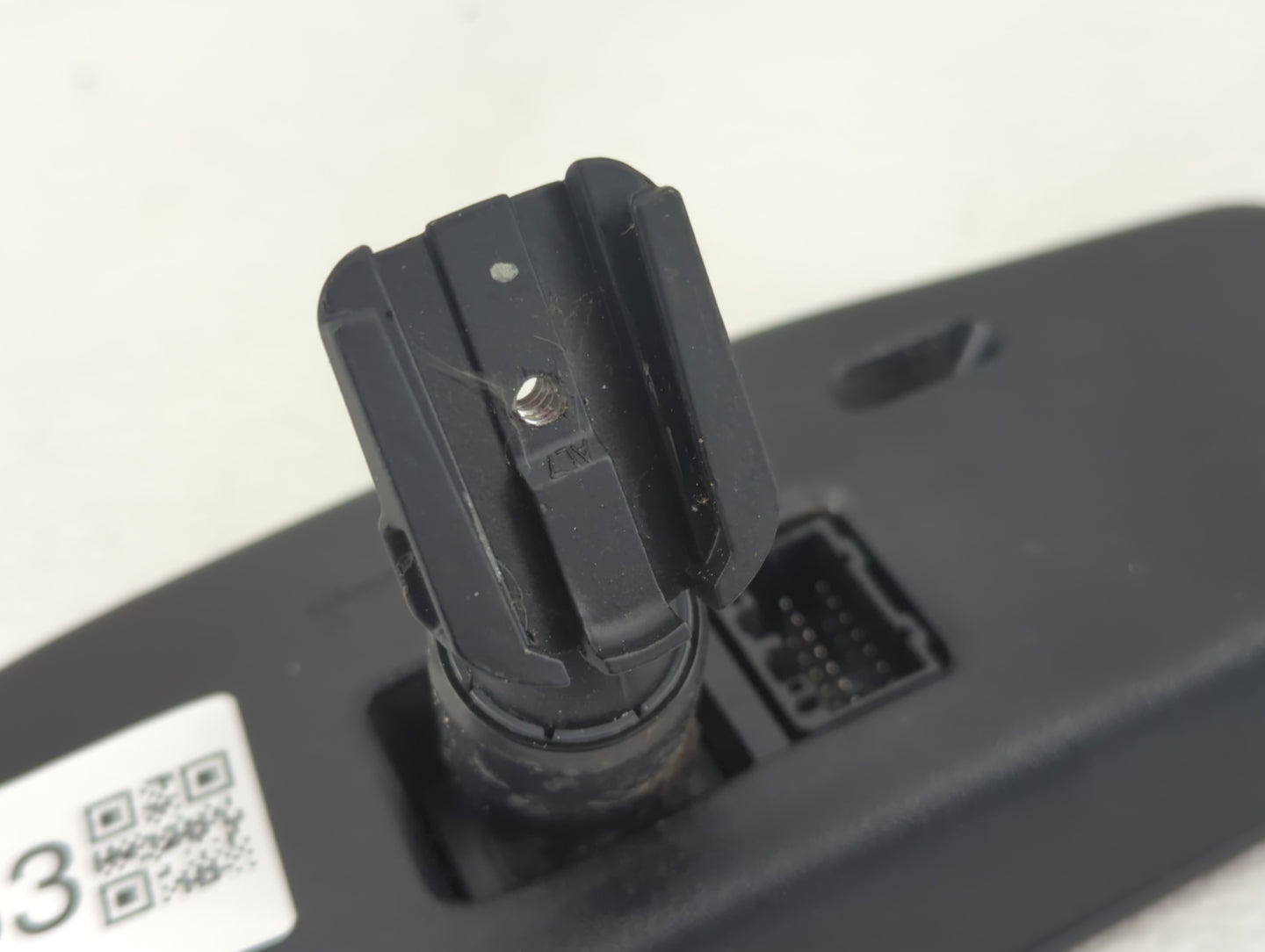 2014-2019 Chevrolet Silverado Interior Rear View Mirror Replacement OEM P/N:E11026152 Fits OEM Used Auto Parts - Oemusedauto