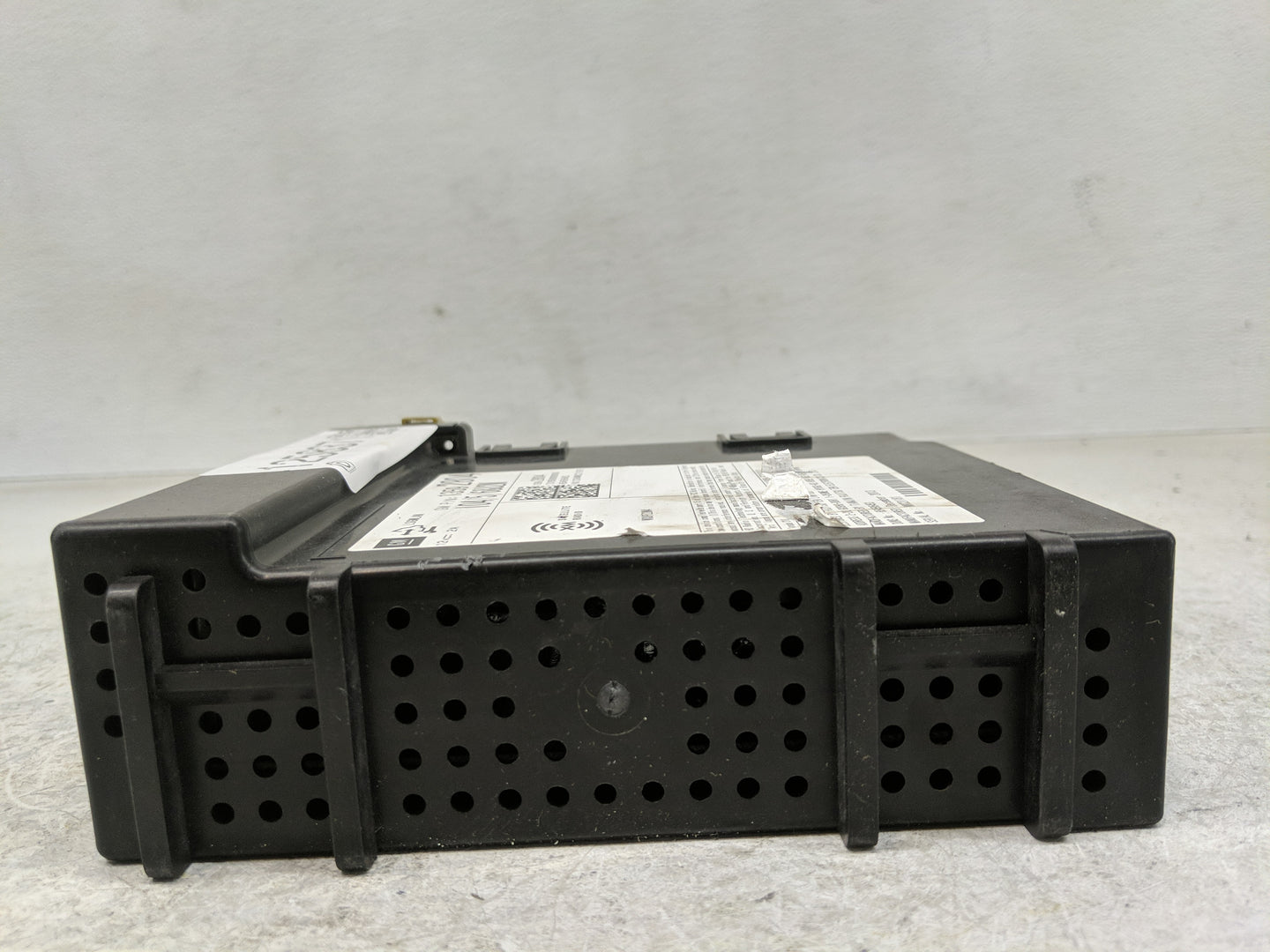 2014 Chevrolet Silverado Radio AM FM Cd Player Receiver Replacement P/N:13592804 Fits OEM Used Auto Parts - Oemusedautoparts