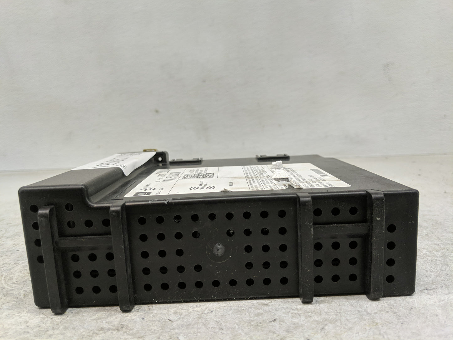 2014 Chevrolet Silverado Radio AM FM Cd Player Receiver Replacement P/N:13592804 Fits OEM Used Auto Parts - Oemusedautoparts