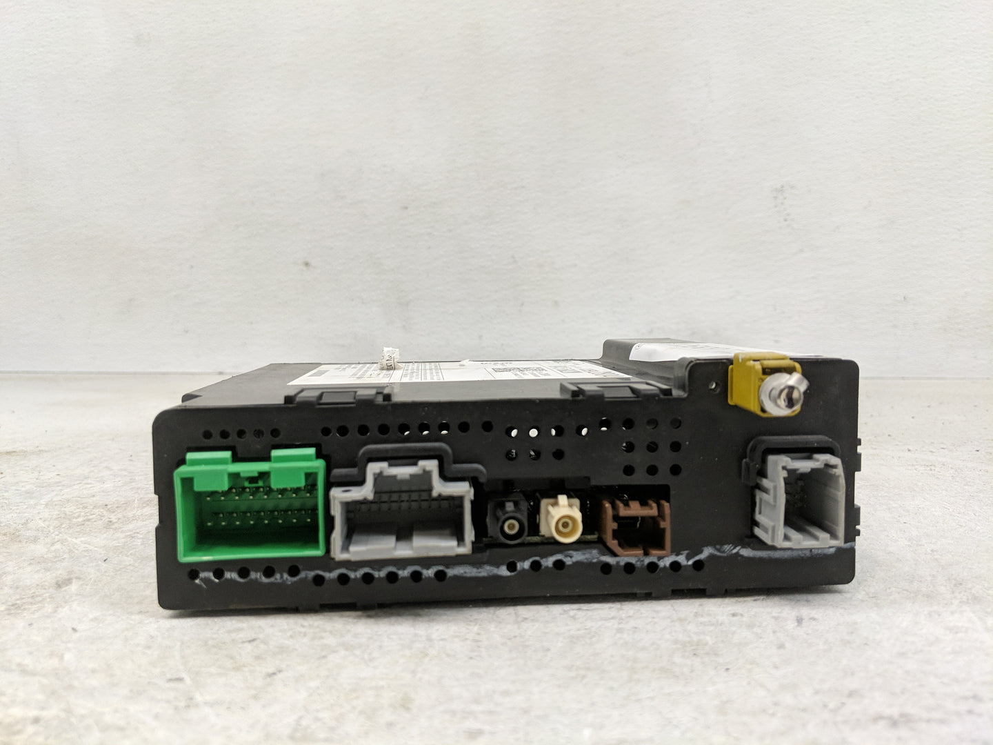 2014 Chevrolet Silverado Radio AM FM Cd Player Receiver Replacement P/N:13592804 Fits OEM Used Auto Parts - Oemusedautoparts