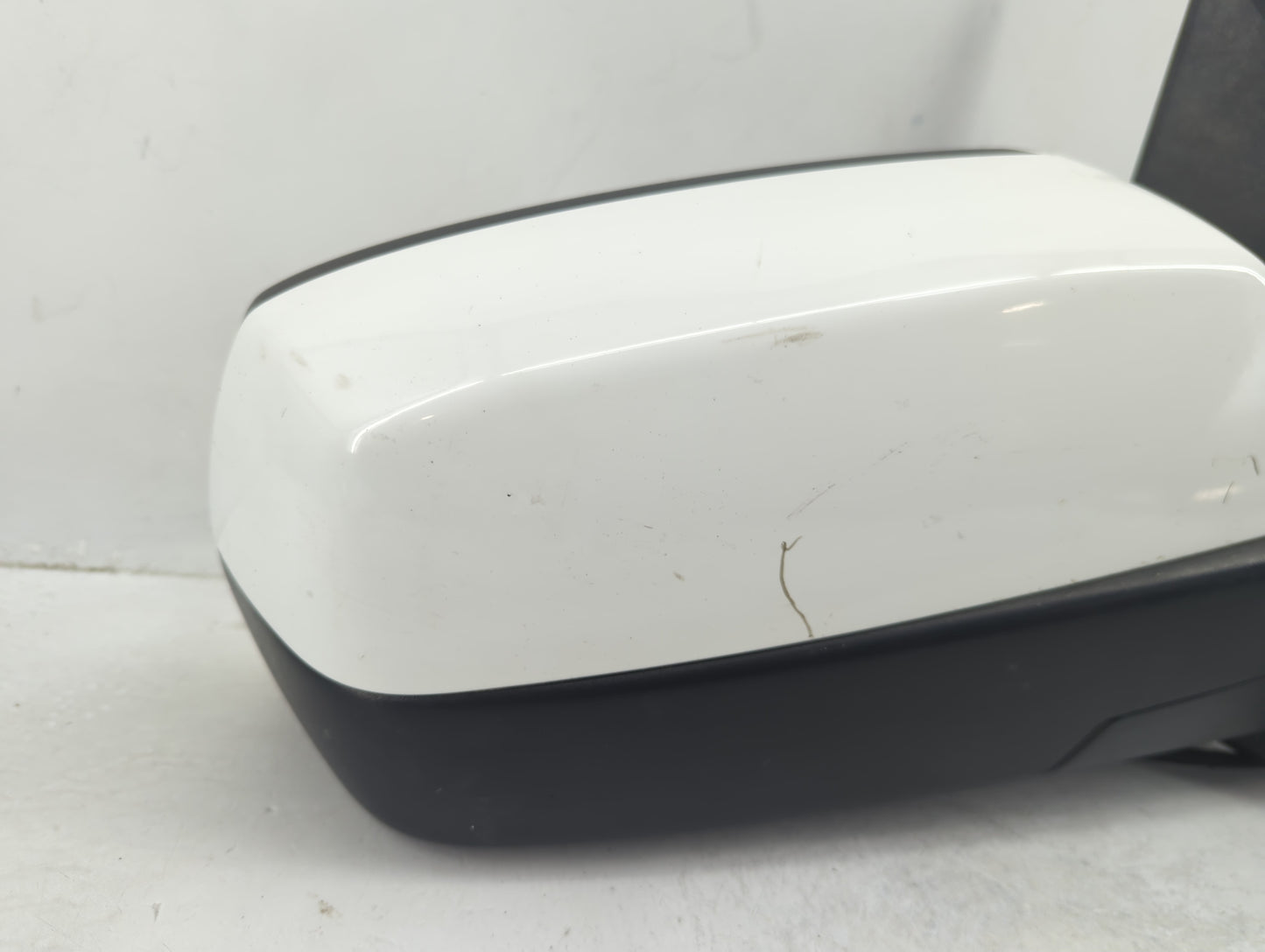 2014-2019 Chevrolet Silverado Driver Side View Mirror - Left Door Mirror OEM Used - Oemusedautoparts1.com