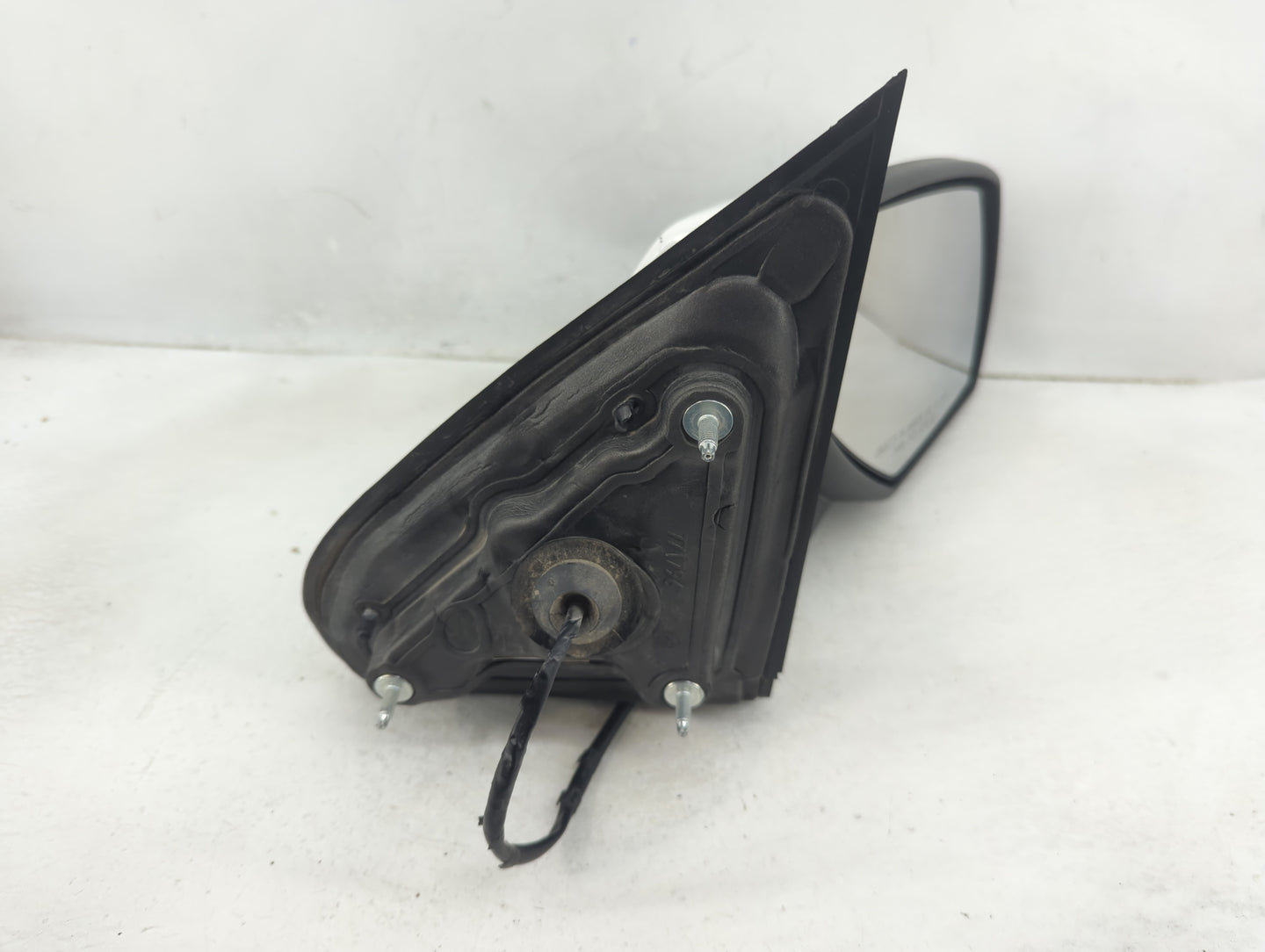 2014-2019 Chevrolet Silverado Driver Side View Mirror - Left Door Mirror OEM Used - Oemusedautoparts1.com