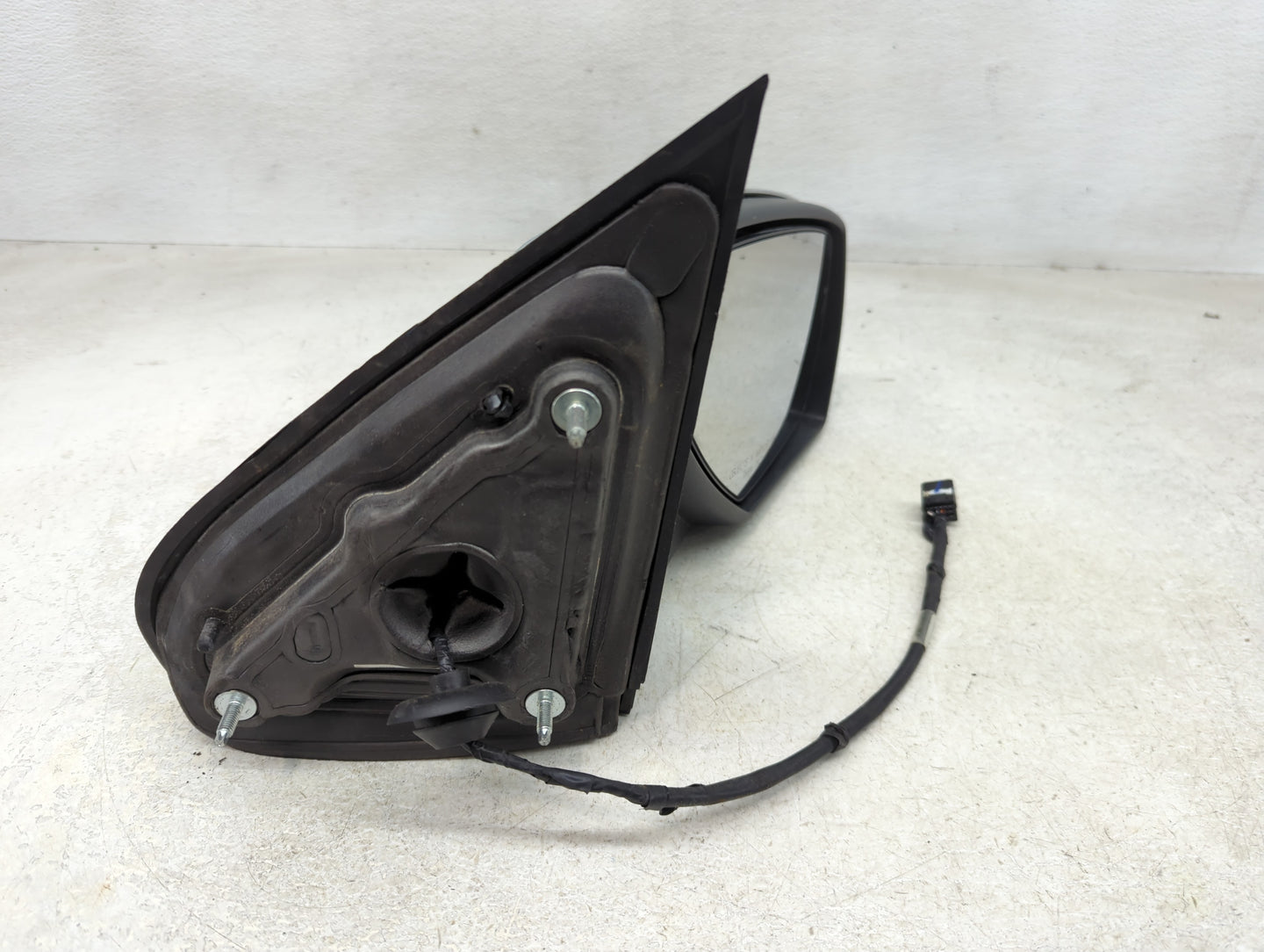 2014-2019 Chevrolet Silverado Passenger Side View Mirror - Right Door Mirror OEM Used - Oemusedautoparts1.com