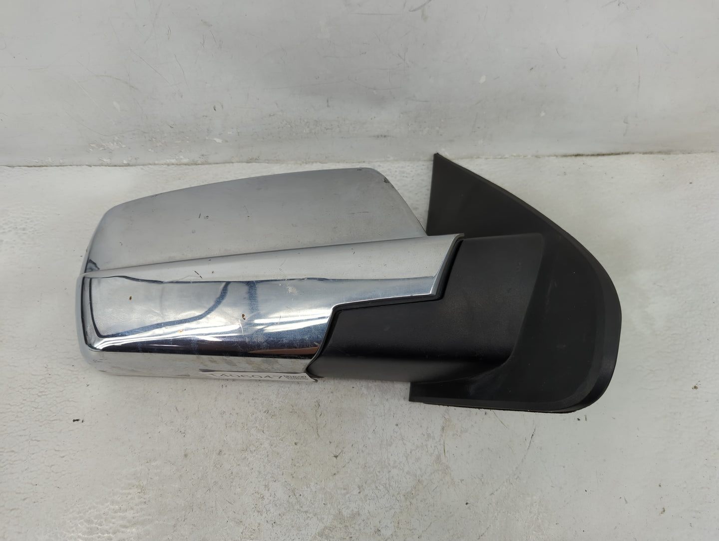 2014-2019 Chevrolet Silverado Passenger Side View Mirror - Right Door Mirror OEM Used - Oemusedautoparts1.com