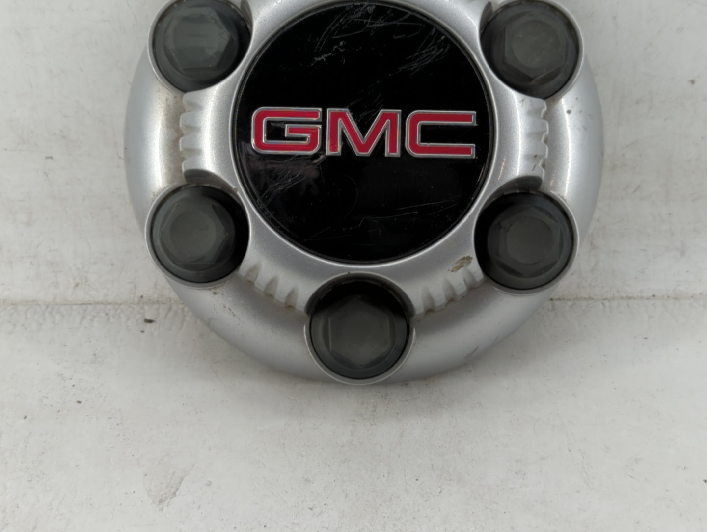 2014 Chevrolet Silverado Rim Wheel Center Cap Silver - Oemusedautoparts1.com