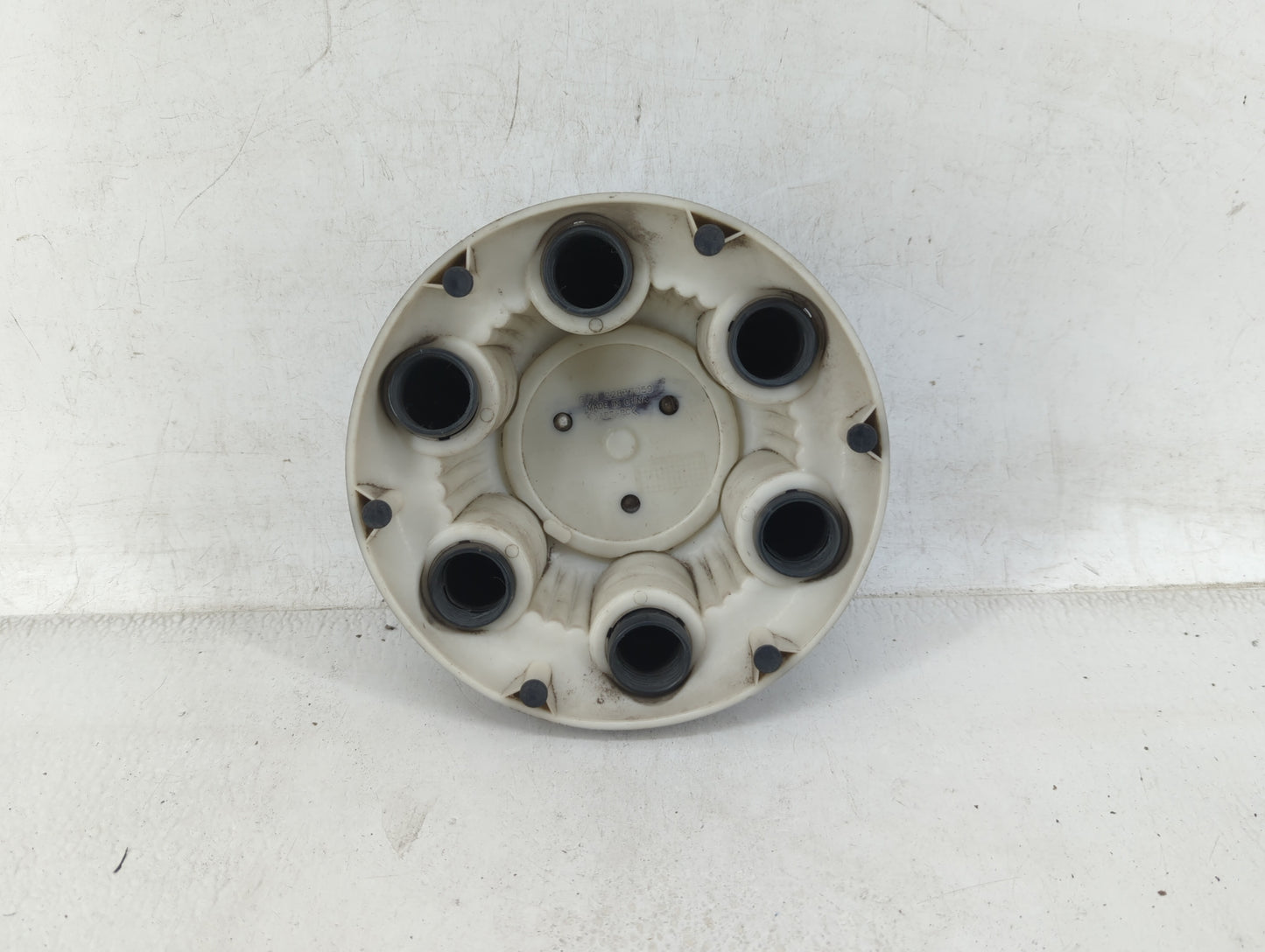 2014 Chevrolet Silverado Rim Wheel Center Cap Silver - Oemusedautoparts1.com