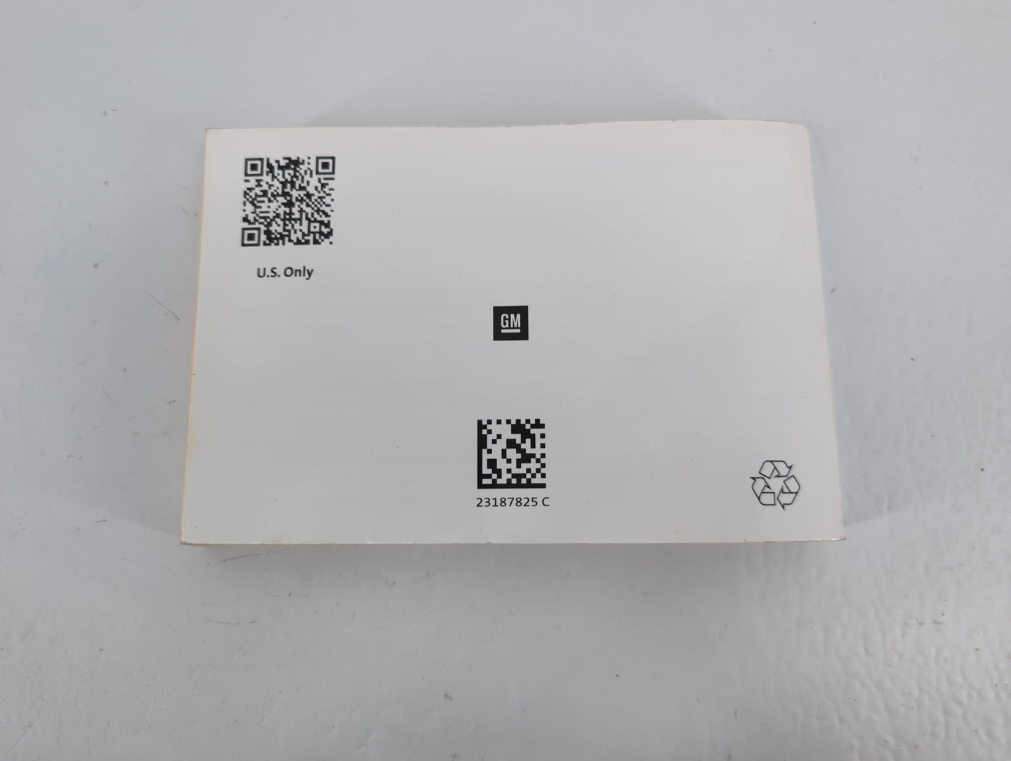 2014 Chevrolet Silverado Owners Manual Book Guide P/N:23187825 C OEM Used Auto Parts - Oemusedautoparts1.com