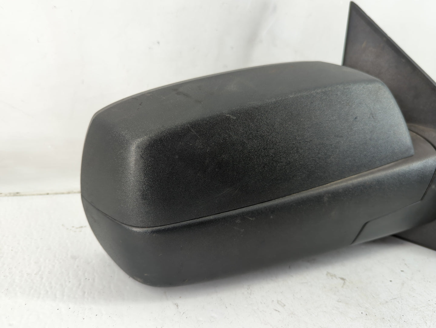 2014-2019 Chevrolet Silverado 1500 Passenger Side View Mirror - Right Door Mirror OEM Used - Oemusedautoparts1.com