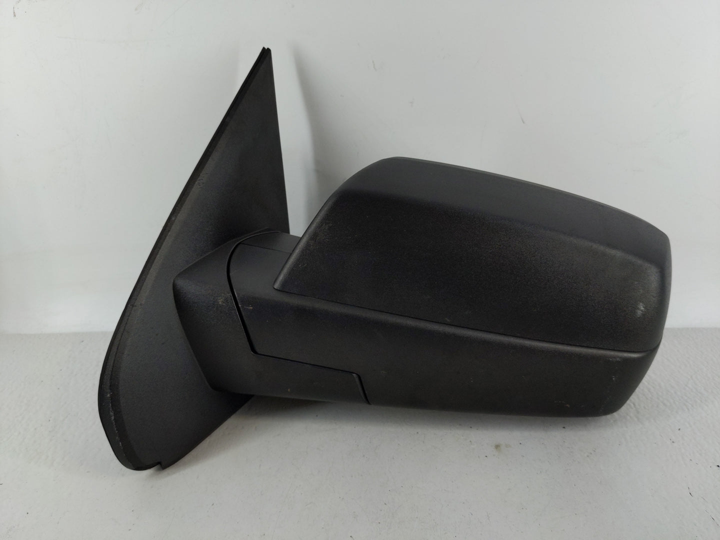 2014-2019 Chevrolet Silverado 1500 Driver Side View Mirror - Left Door Mirror OEM Used - Oemusedautoparts1.com