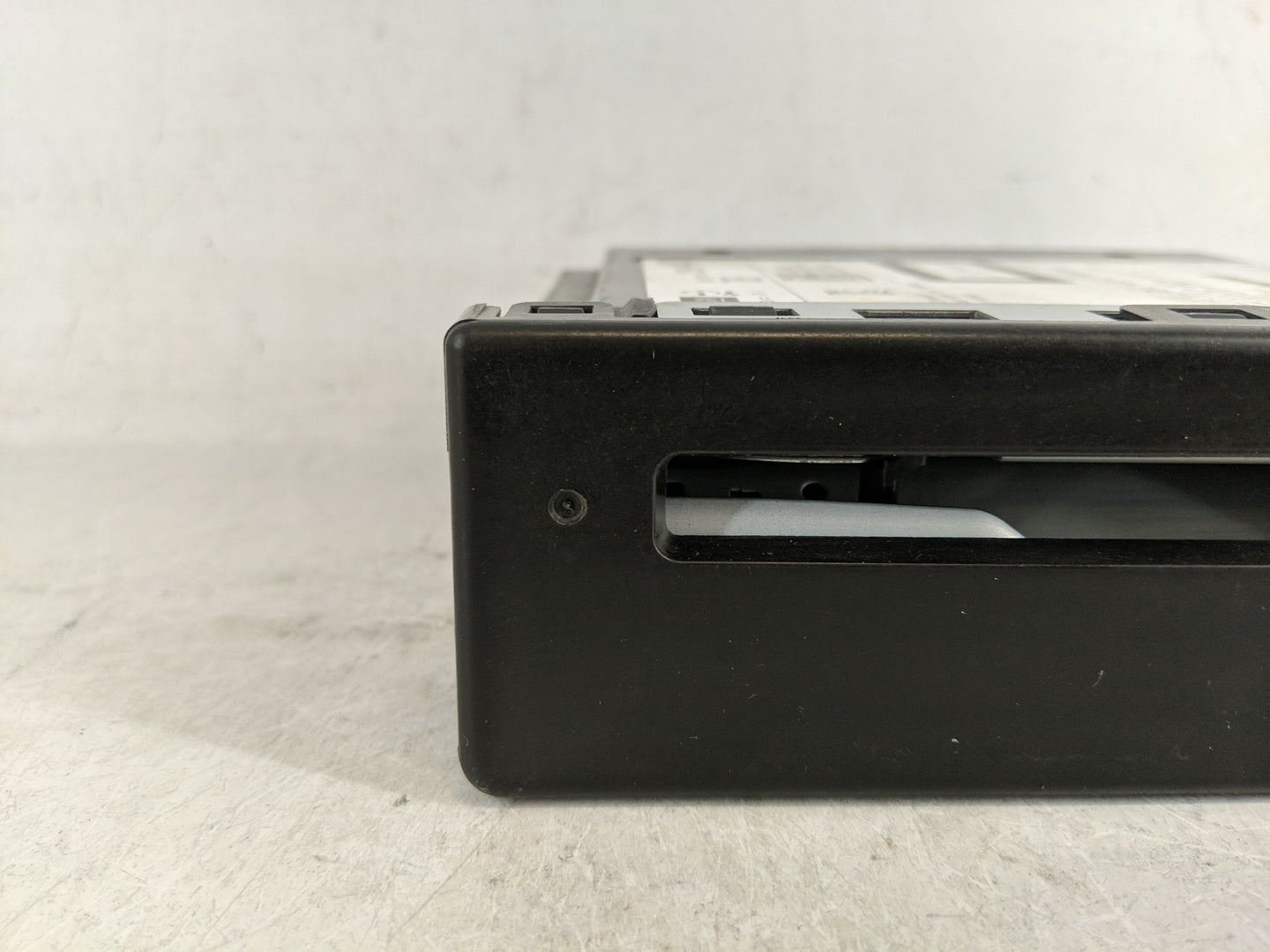 2014 Chevrolet Silverado 1500 Radio AM FM Cd Player Receiver Replacement P/N:13594481 Fits Fits 2013 2015 OEM Used Auto Part