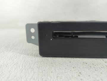 2014 Chevrolet Silverado 1500 Radio AM FM Cd Player Receiver Replacement P/N:13590747 Fits Fits 2013 2015 OEM Used Auto Parts