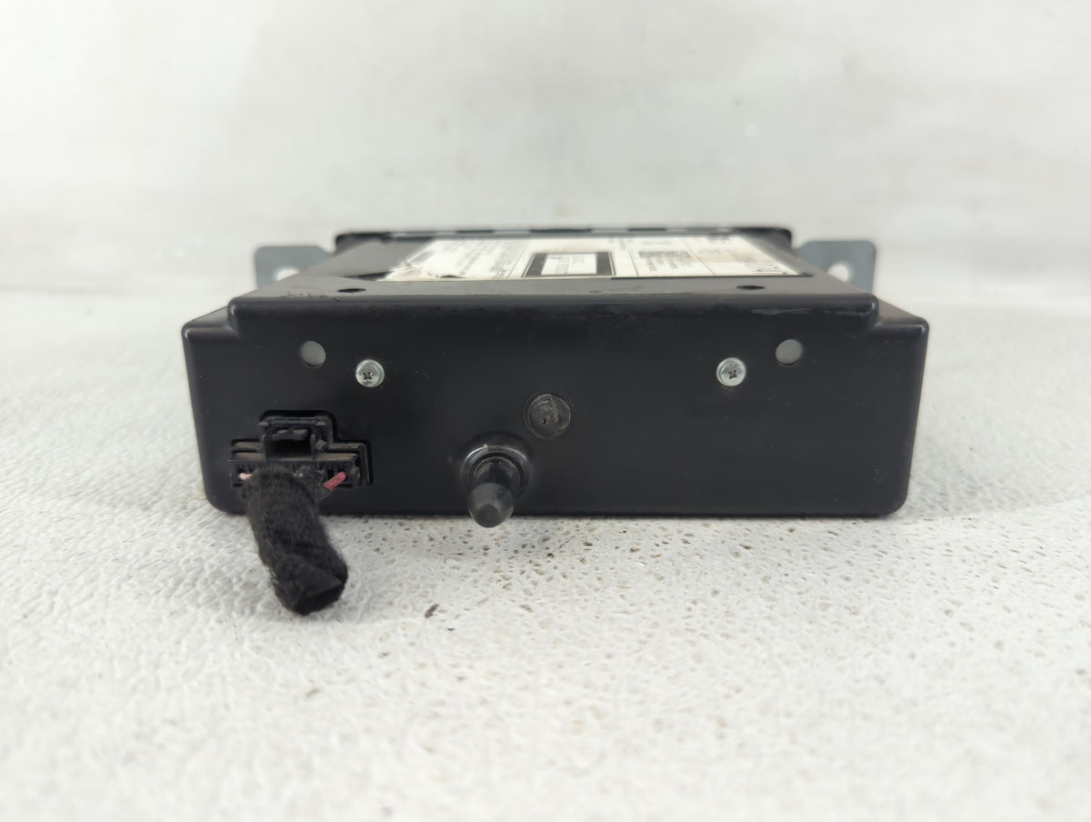 2014 Chevrolet Silverado 1500 Radio AM FM Cd Player Receiver Replacement P/N:13590747 Fits 2013 2015 OEM Used Auto Parts - O