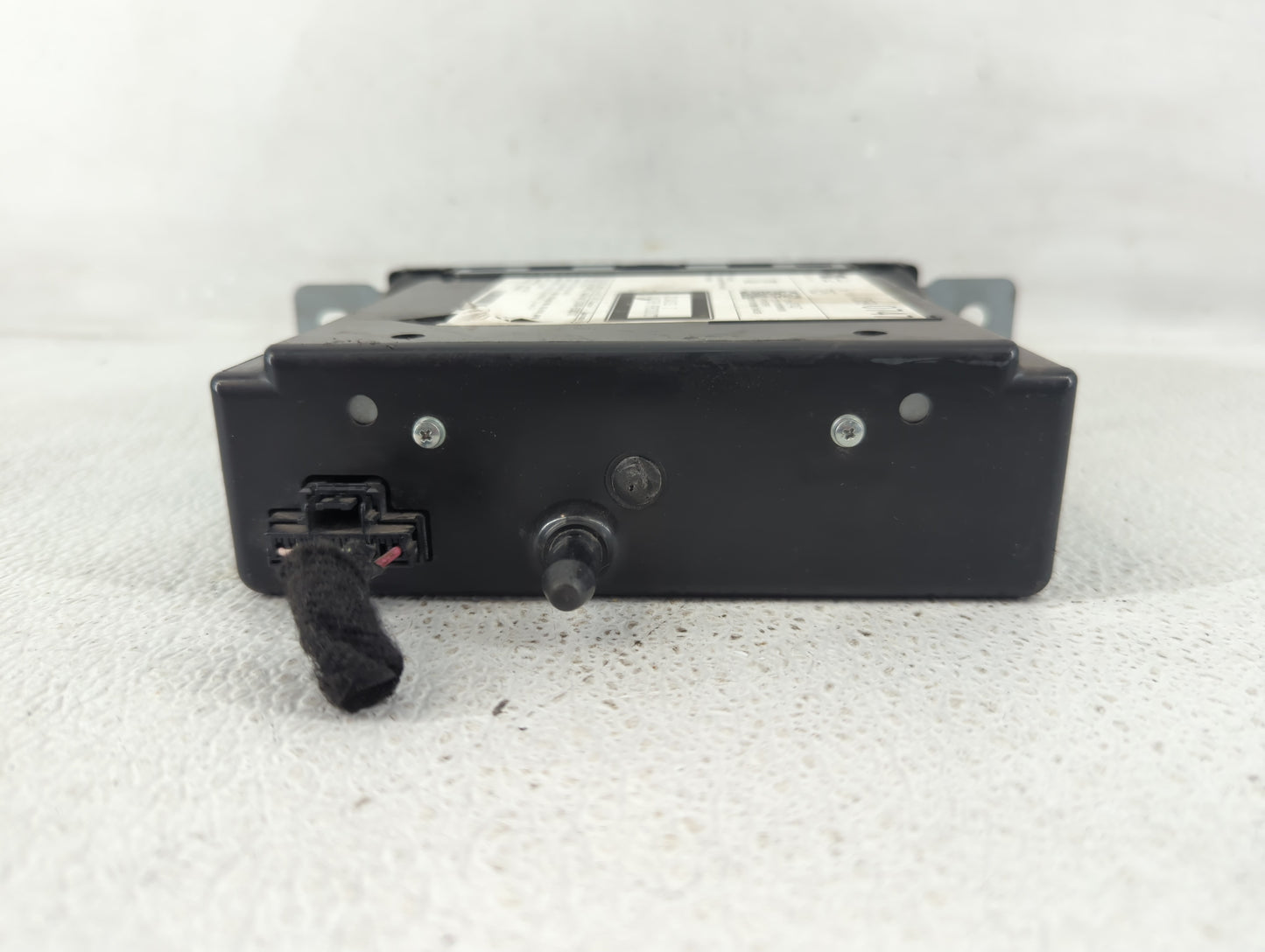 2014 Chevrolet Silverado 1500 Radio AM FM Cd Player Receiver Replacement P/N:13590747 Fits Fits 2013 2015 OEM Used Auto Part
