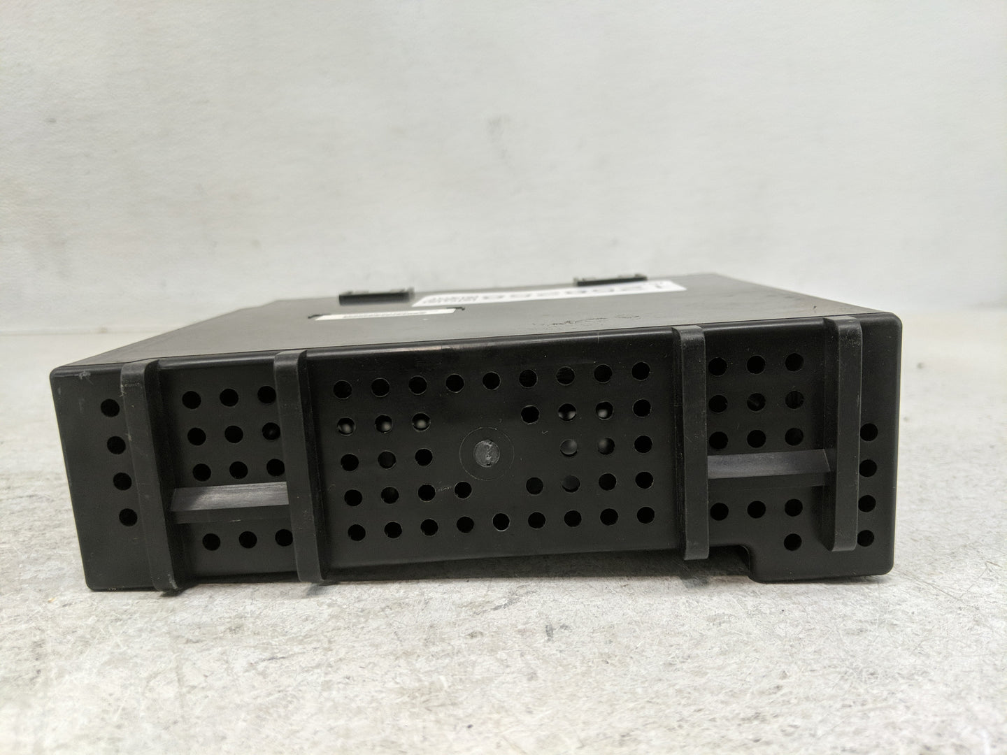 2014 Chevrolet Silverado 1500 Radio AM FM Cd Player Receiver Replacement P/N:13592715 Fits OEM Used Auto Parts - Oemusedauto