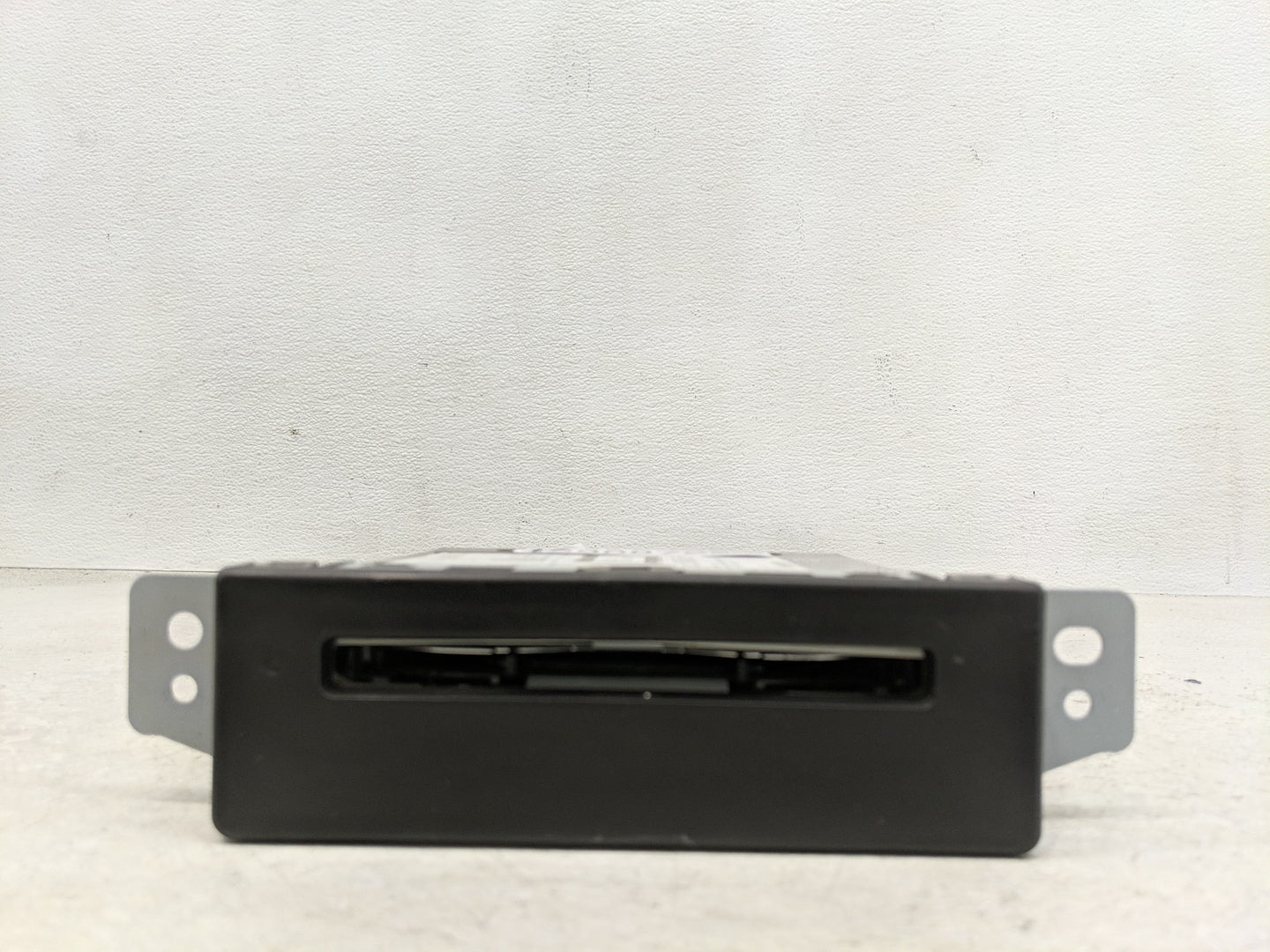 2014 Chevrolet Silverado 1500 Radio AM FM Cd Player Receiver Replacement P/N:812425551 13590747 Fits Fits 2013 2015 OEM Used