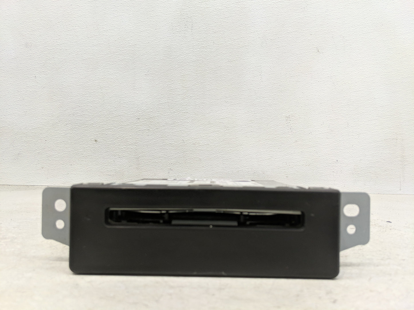2014 Chevrolet Silverado 1500 Radio AM FM Cd Player Receiver Replacement P/N:812425551 13590747 Fits Fits 2013 2015 OEM Used