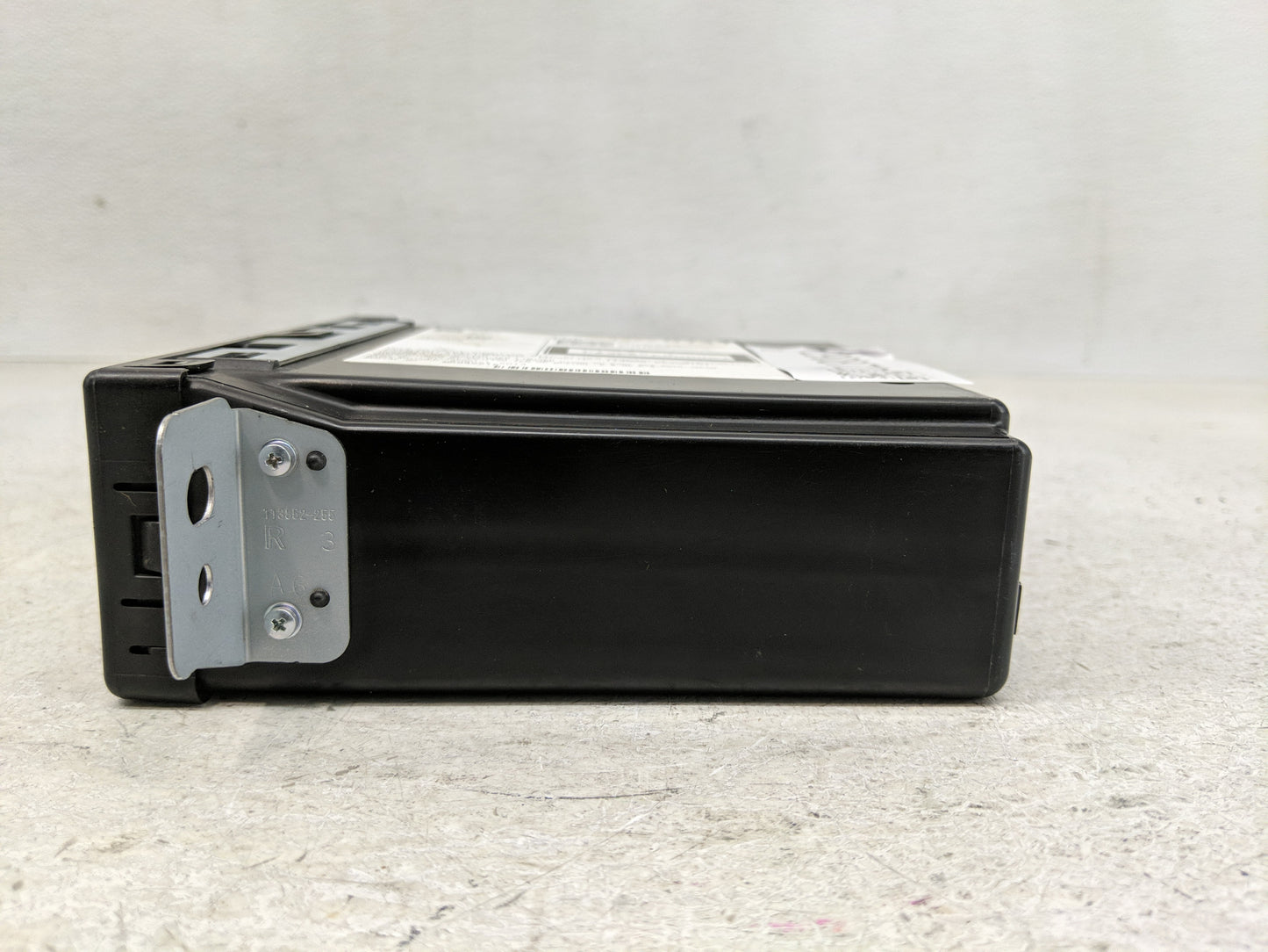2014 Chevrolet Silverado 1500 Radio AM FM Cd Player Receiver Replacement P/N:812425551 13590747 Fits Fits 2013 2015 OEM Used