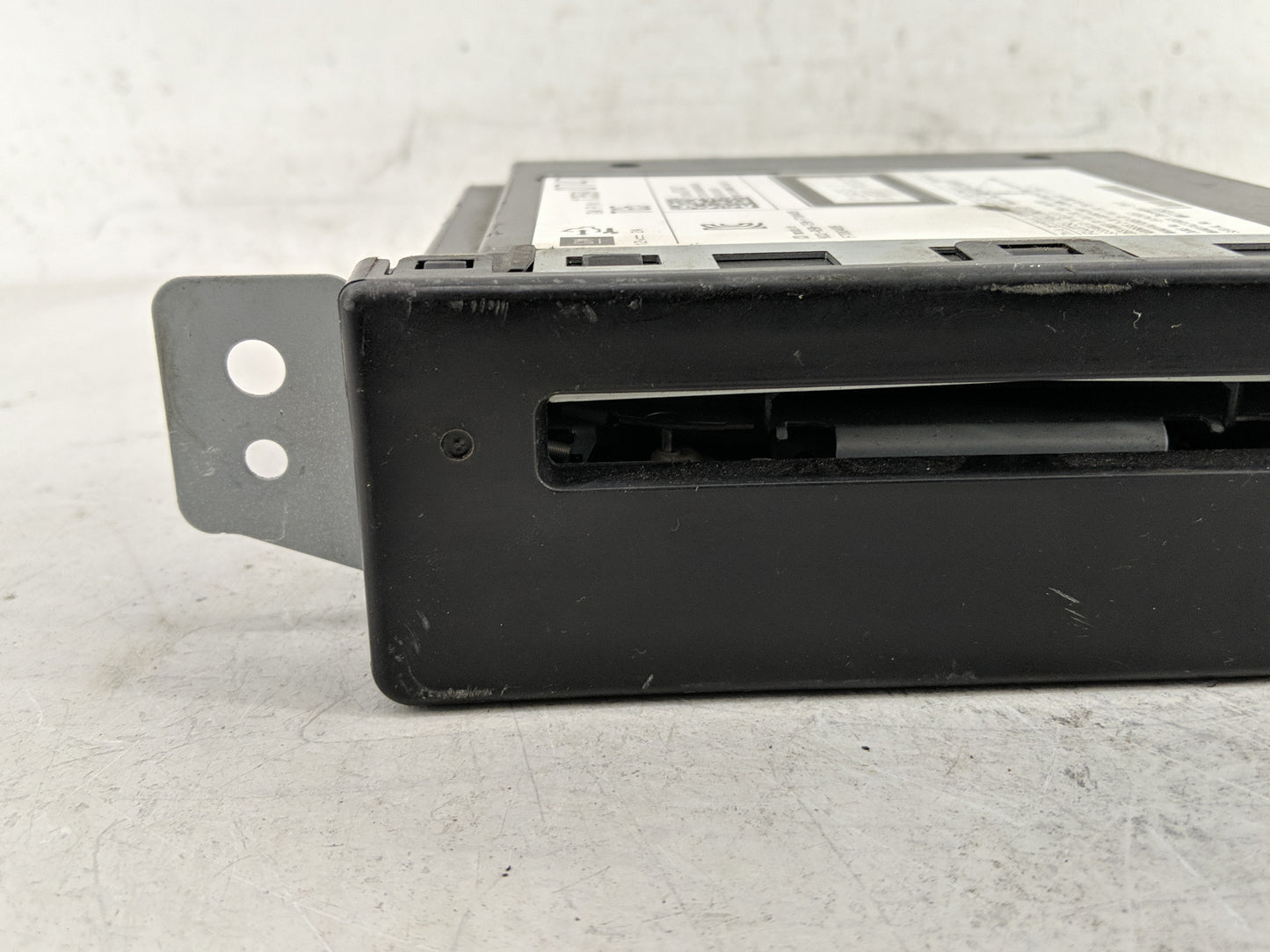 2014 Chevrolet Silverado 1500 Radio AM FM Cd Player Receiver Replacement P/N:13590747 Fits Fits 2013 2015 OEM Used Auto Part
