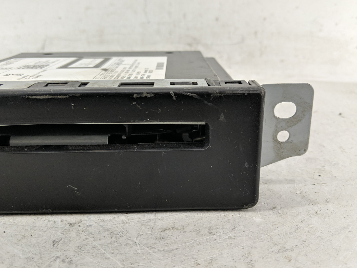 2014 Chevrolet Silverado 1500 Radio AM FM Cd Player Receiver Replacement P/N:13590747 Fits Fits 2013 2015 OEM Used Auto Part