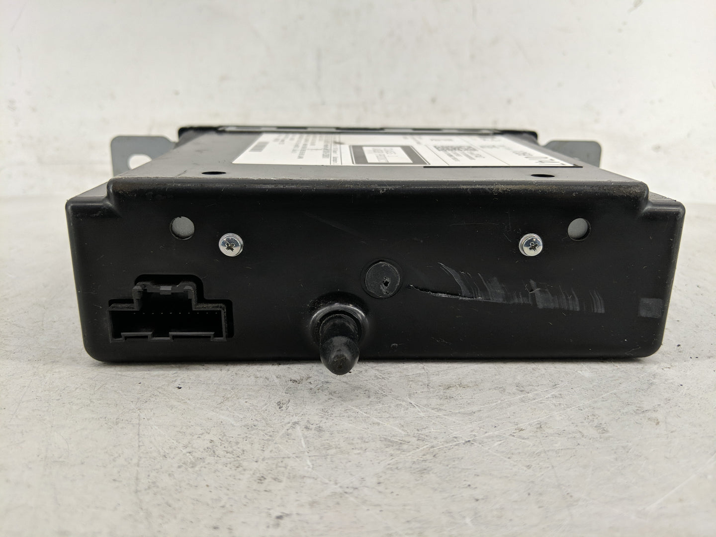 2014 Chevrolet Silverado 1500 Radio AM FM Cd Player Receiver Replacement P/N:13590747 Fits Fits 2013 2015 OEM Used Auto Part
