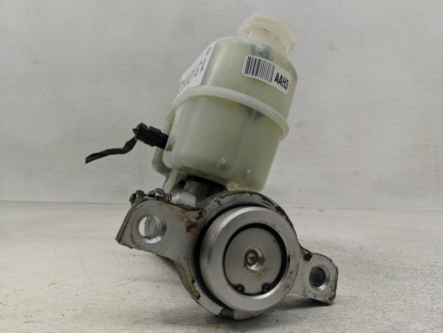 2014-2019 Chevrolet Silverado 1500 Brake Master Cylinder 1312082 - Oemusedautoparts1.com