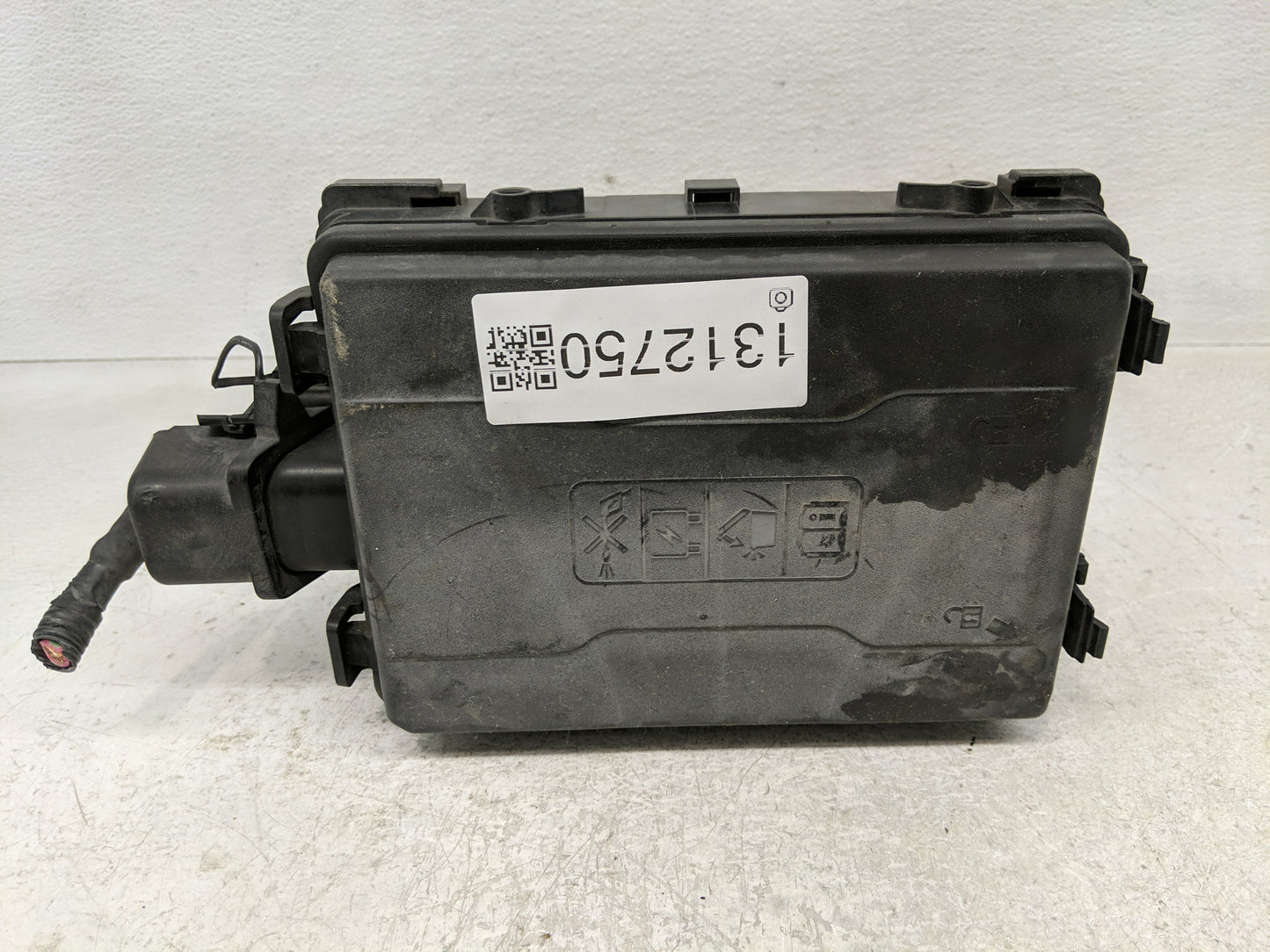 2016-2017 Chevrolet Silverado 1500 Fusebox Fuse Box Panel Relay Module P/N:23143471 Fits Fits 2016 2017 OEM Used Auto Parts 