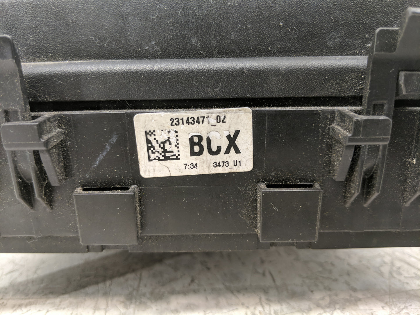2016-2017 Chevrolet Silverado 1500 Fusebox Fuse Box Panel Relay Module P/N:23143471 Fits Fits 2016 2017 OEM Used Auto Parts 