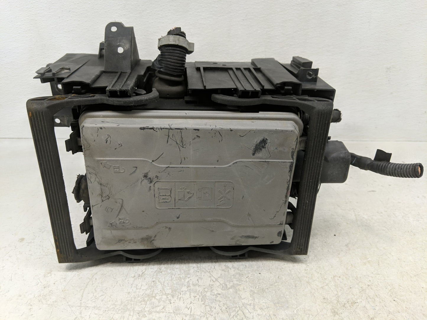 2016-2017 Chevrolet Silverado 1500 Fusebox Fuse Box Panel Relay Module Fits Fits 2016 2017 OEM Used Auto Parts - Oemusedauto