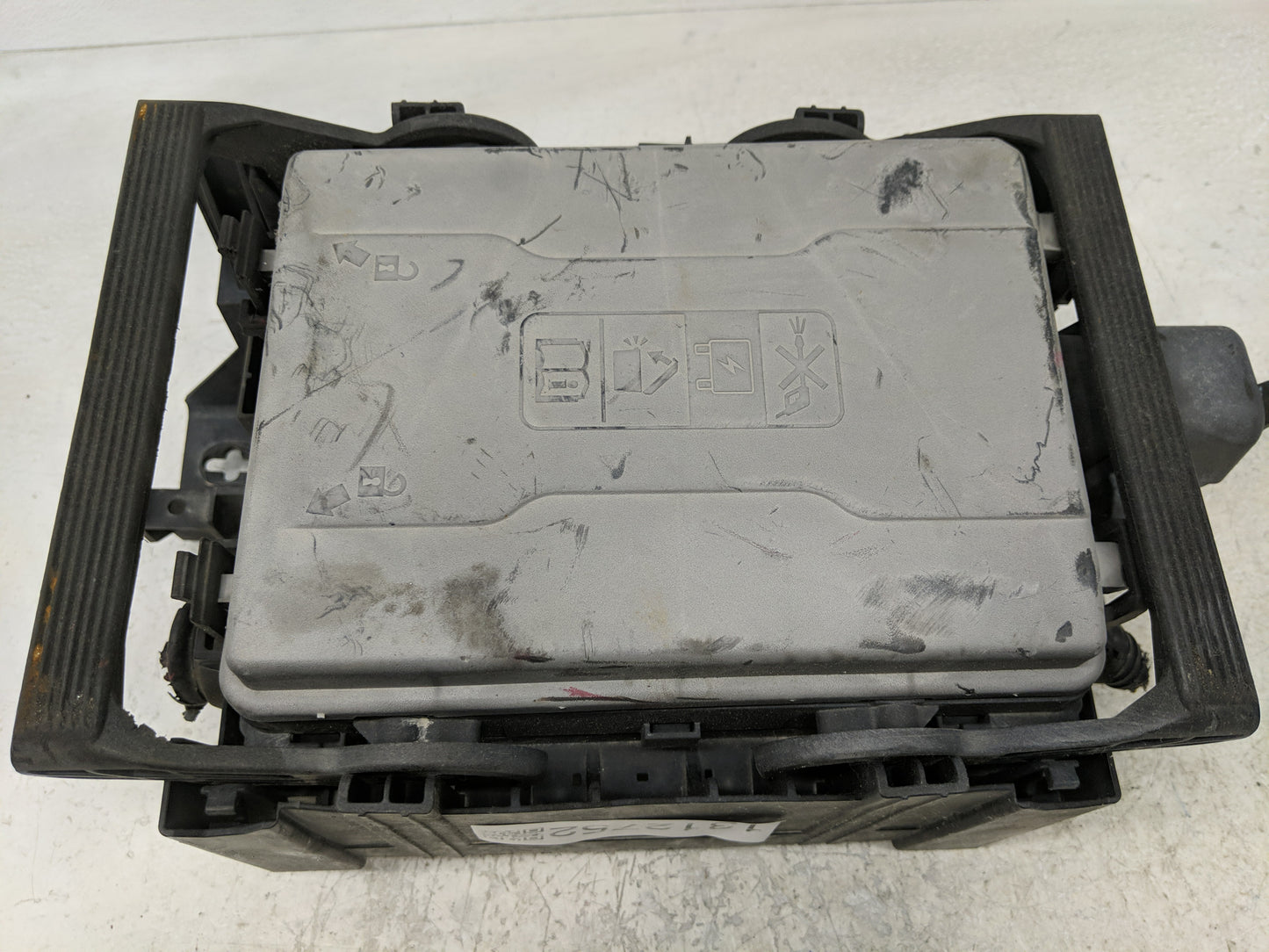 2016-2017 Chevrolet Silverado 1500 Fusebox Fuse Box Panel Relay Module Fits Fits 2016 2017 OEM Used Auto Parts - Oemusedauto