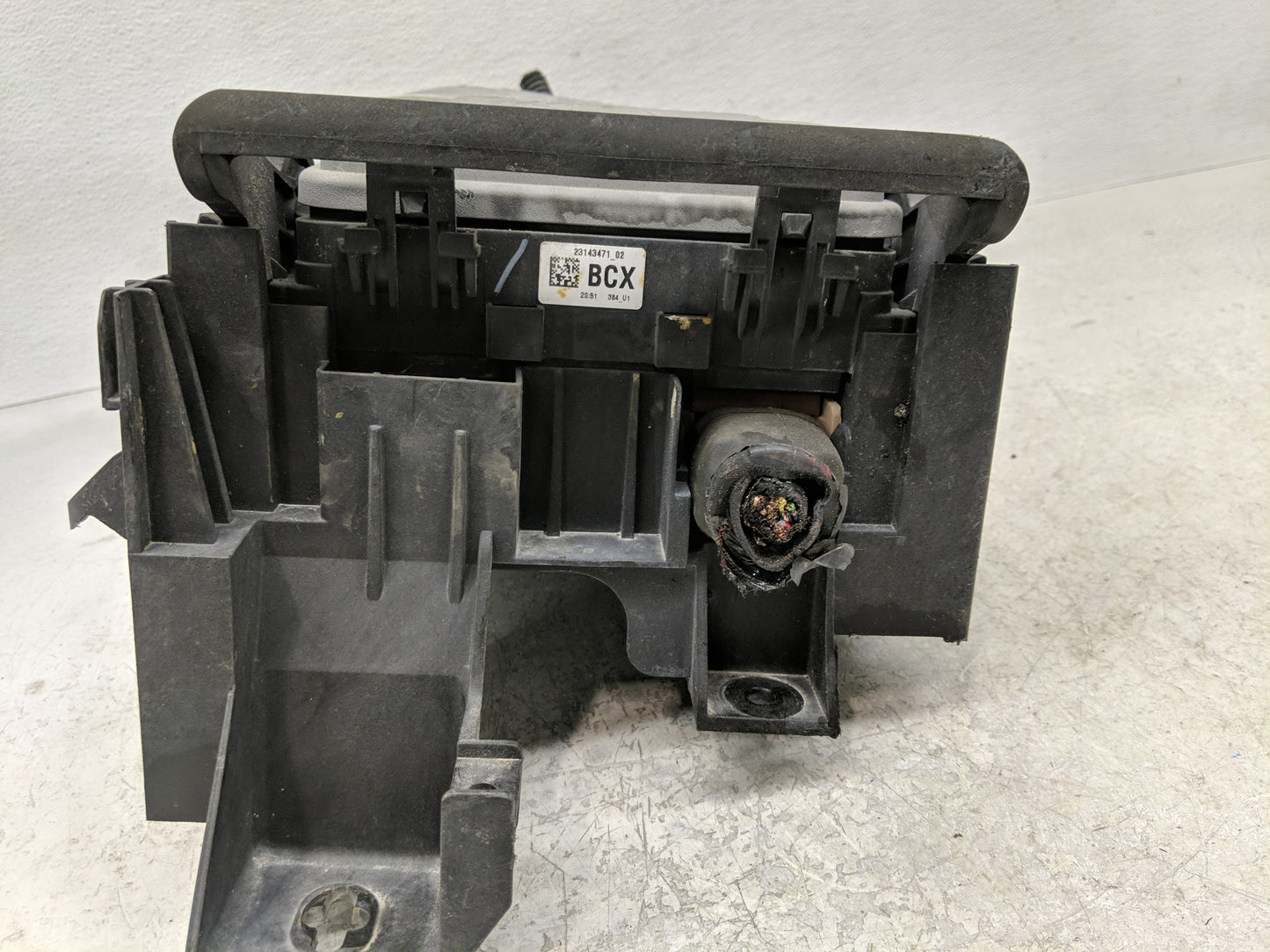 2016-2017 Chevrolet Silverado 1500 Fusebox Fuse Box Panel Relay Module Fits Fits 2016 2017 OEM Used Auto Parts - Oemusedauto