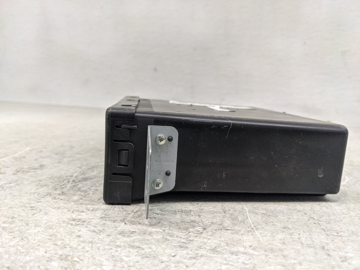 2014 Chevrolet Silverado 1500 Radio AM FM Cd Player Receiver Replacement P/N:13590747 Fits Fits 2013 2015 OEM Used Auto Part