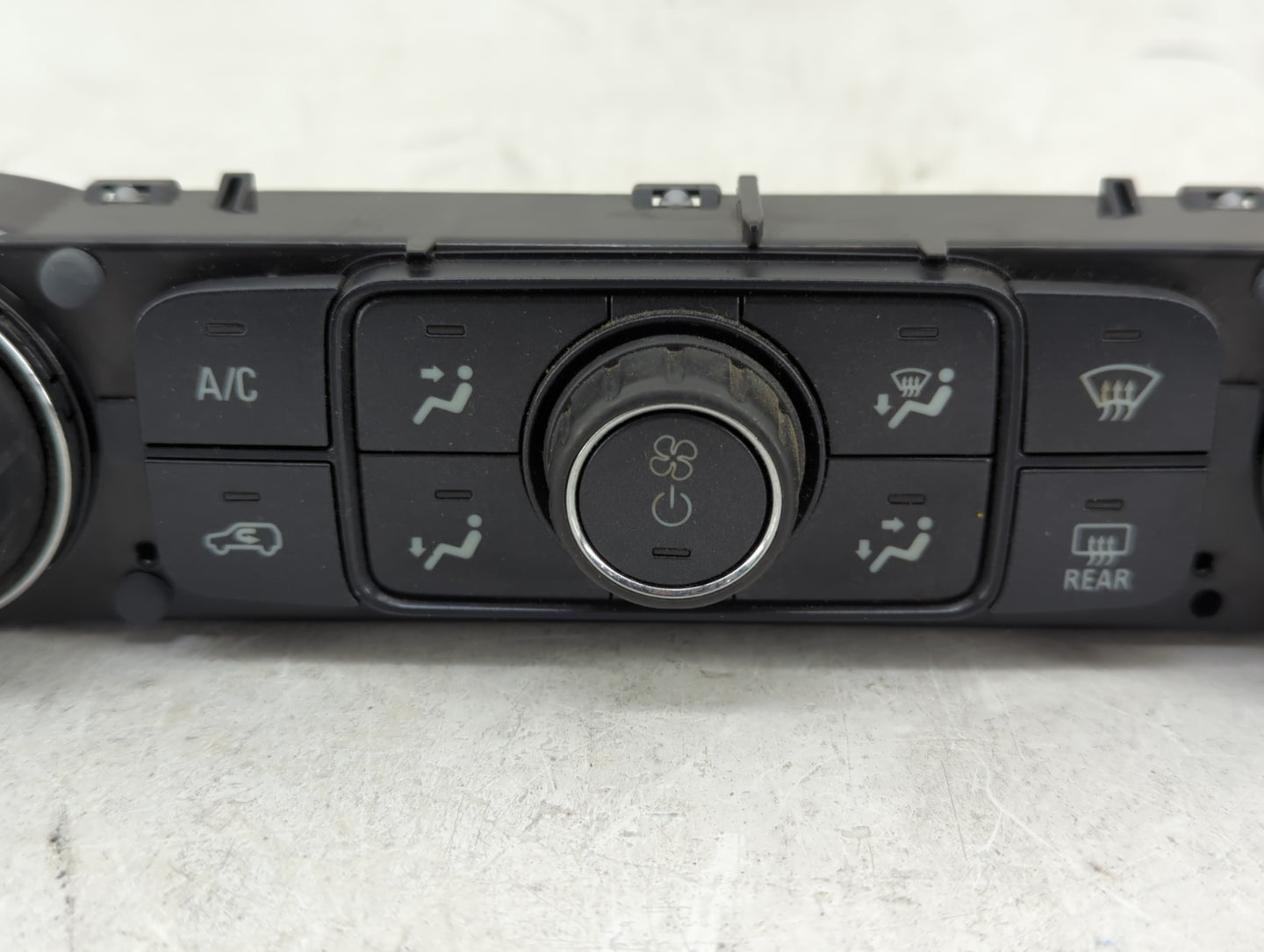 2014-2019 Chevrolet Silverado 1500 Climate Control Module Temperature AC/Heater Replacement P/N:815372982 23176290 Fits OEM 