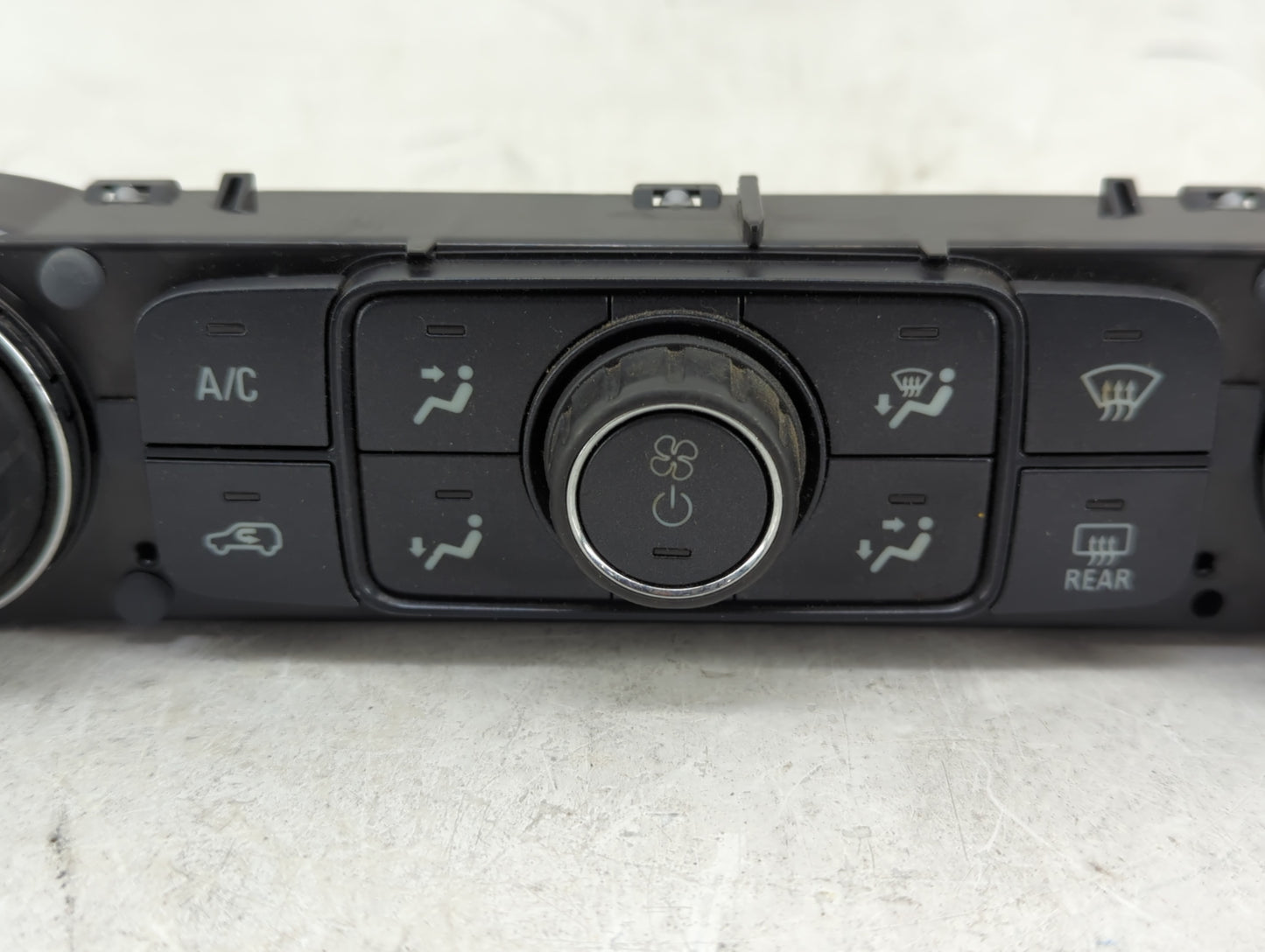 2014-2019 Chevrolet Silverado 1500 Climate Control Module Temperature AC/Heater Replacement P/N:815372982 23176290 Fits OEM 