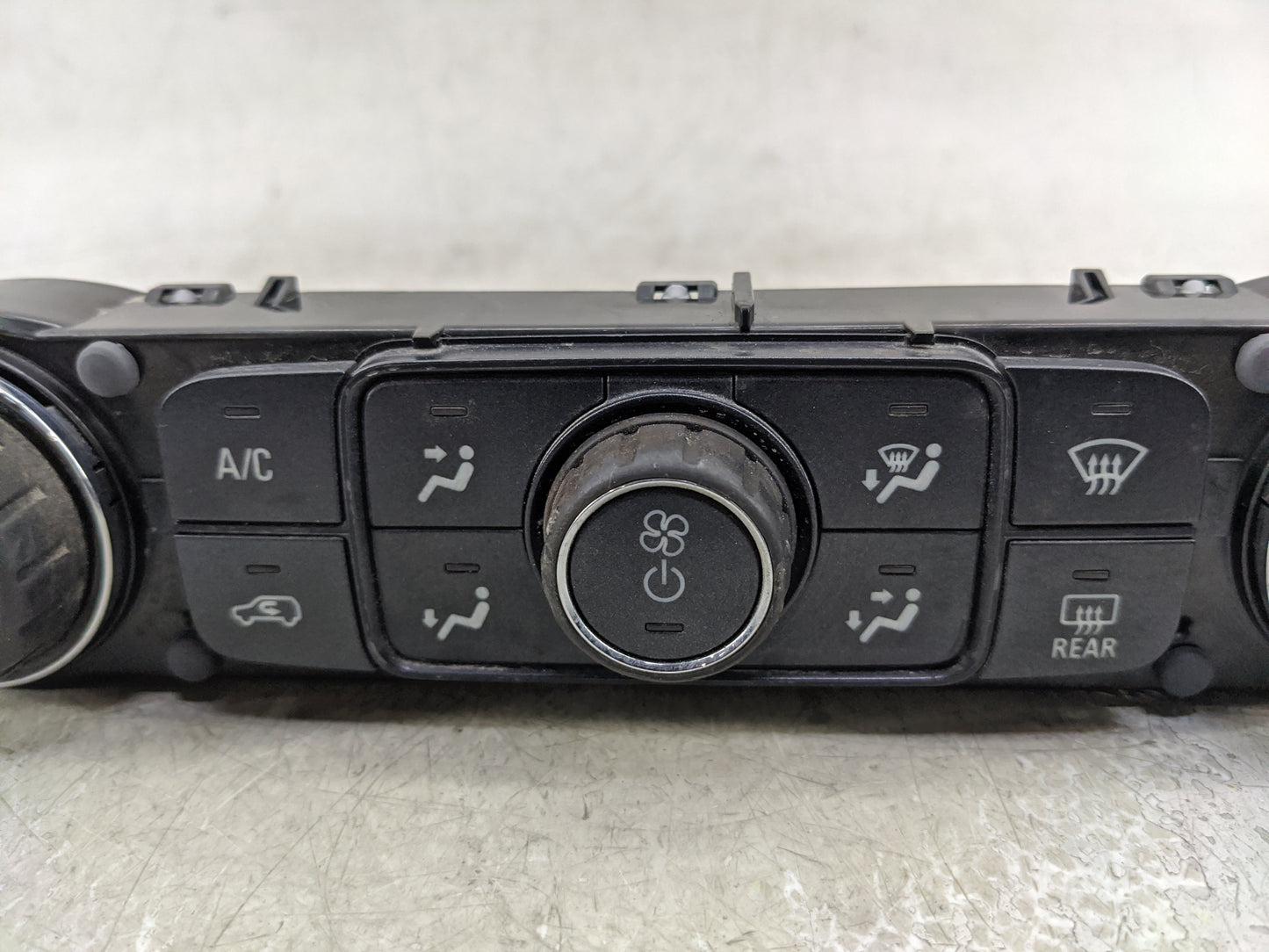2014-2019 Chevrolet Silverado 1500 Climate Control Module Temperature AC/Heater Replacement P/N:815372982 23176290 Fits OEM 