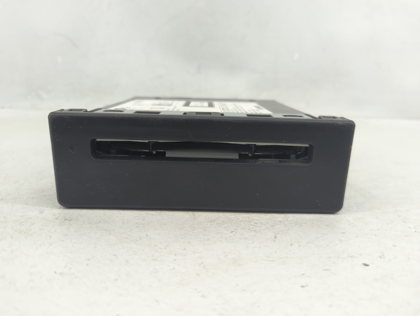 2014 Chevrolet Silverado 1500 Radio AM FM Cd Player Receiver Replacement P/N:13590747 Fits Fits 2013 2015 OEM Used Auto Part
