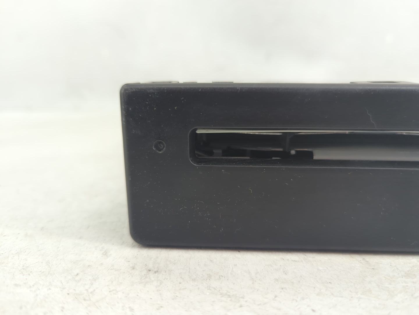 2014 Chevrolet Silverado 1500 Radio AM FM Cd Player Receiver Replacement P/N:13590747 Fits Fits 2013 2015 OEM Used Auto Part