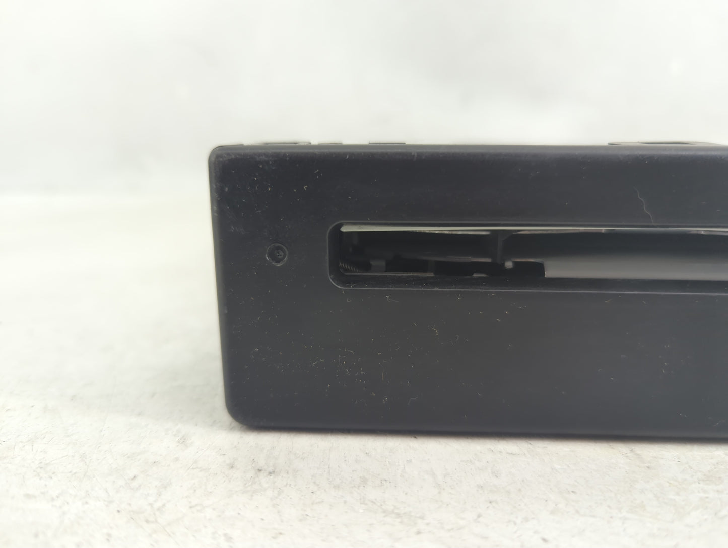 2014 Chevrolet Silverado 1500 Radio AM FM Cd Player Receiver Replacement P/N:13590747 Fits Fits 2013 2015 OEM Used Auto Part