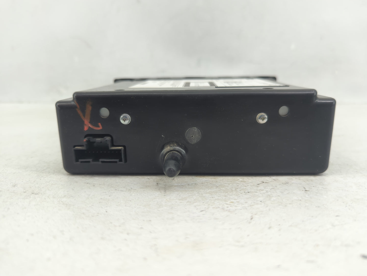 2014 Chevrolet Silverado 1500 Radio AM FM Cd Player Receiver Replacement P/N:13590747 Fits Fits 2013 2015 OEM Used Auto Part