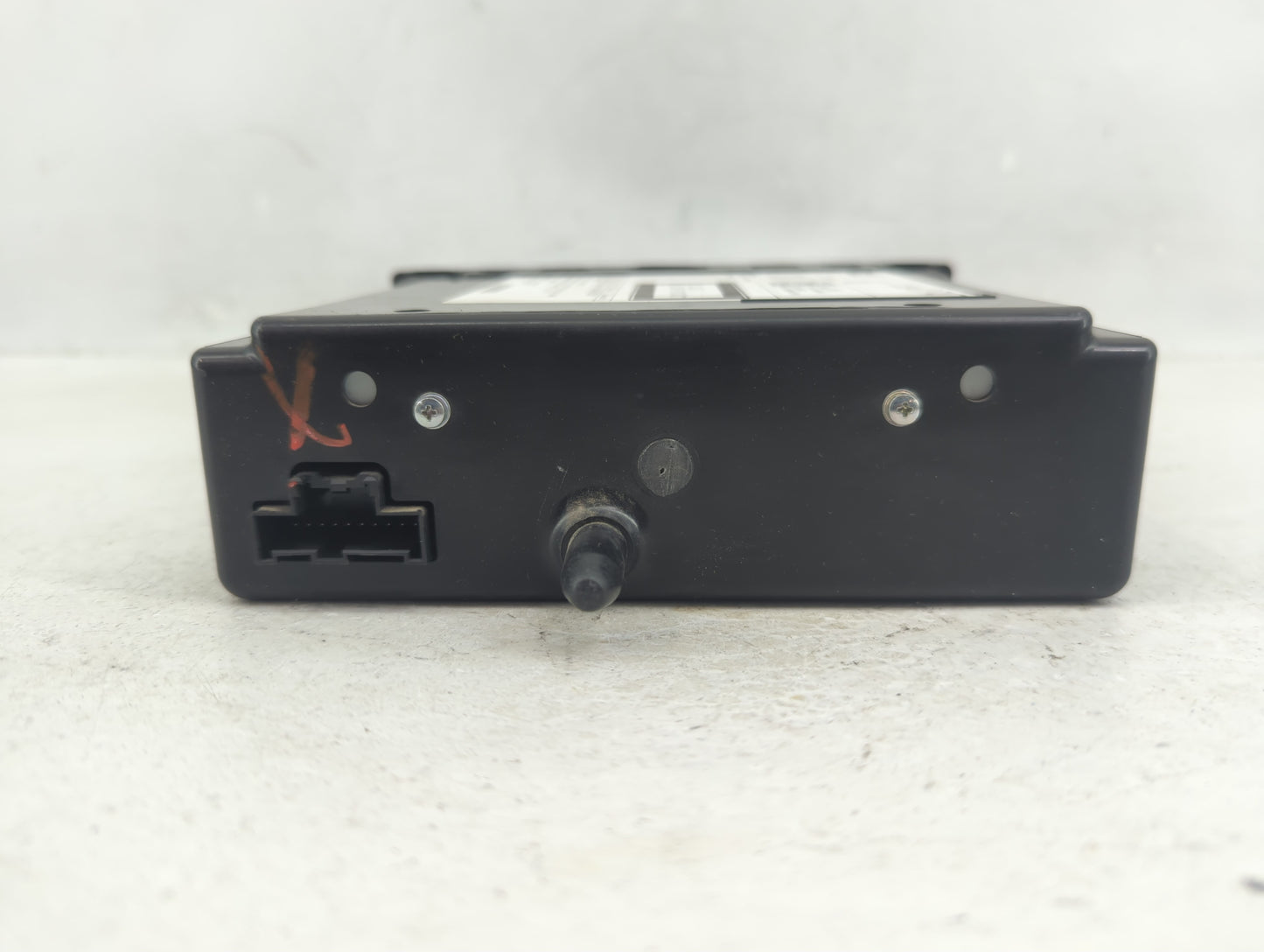 2014 Chevrolet Silverado 1500 Radio AM FM Cd Player Receiver Replacement P/N:13590747 Fits Fits 2013 2015 OEM Used Auto Part