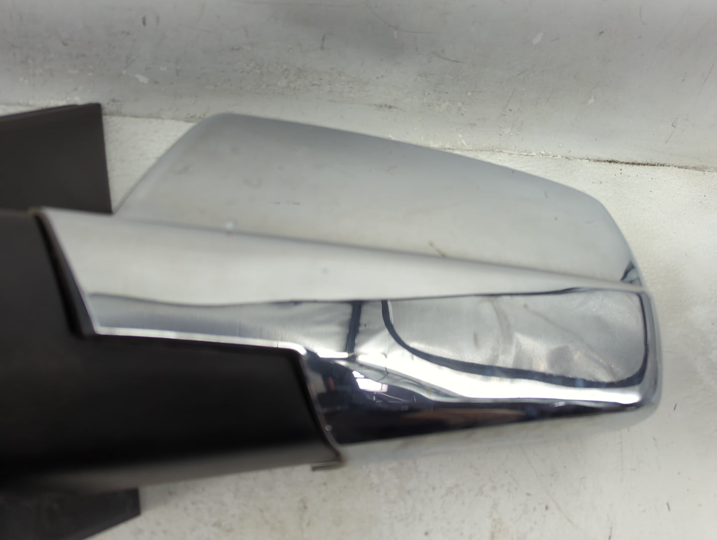 2014-2019 Chevrolet Silverado 1500 Driver Side View Mirror - Left Door Mirror OEM Used - Oemusedautoparts1.com
